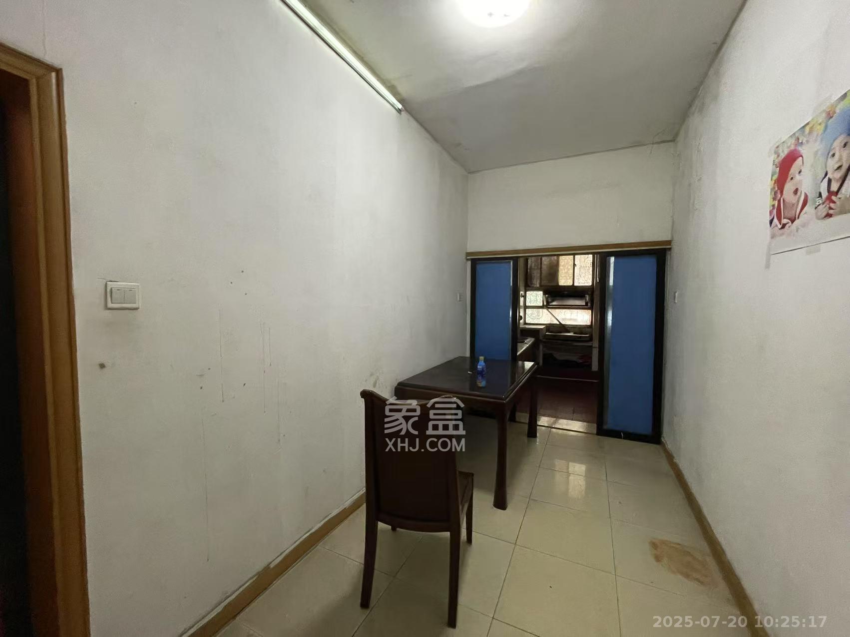 长沙师范教职工宿舍 2室2厅1卫 2000.0元/月 长沙师范教职工宿舍 2室2厅1卫 2000.0元/月室内图