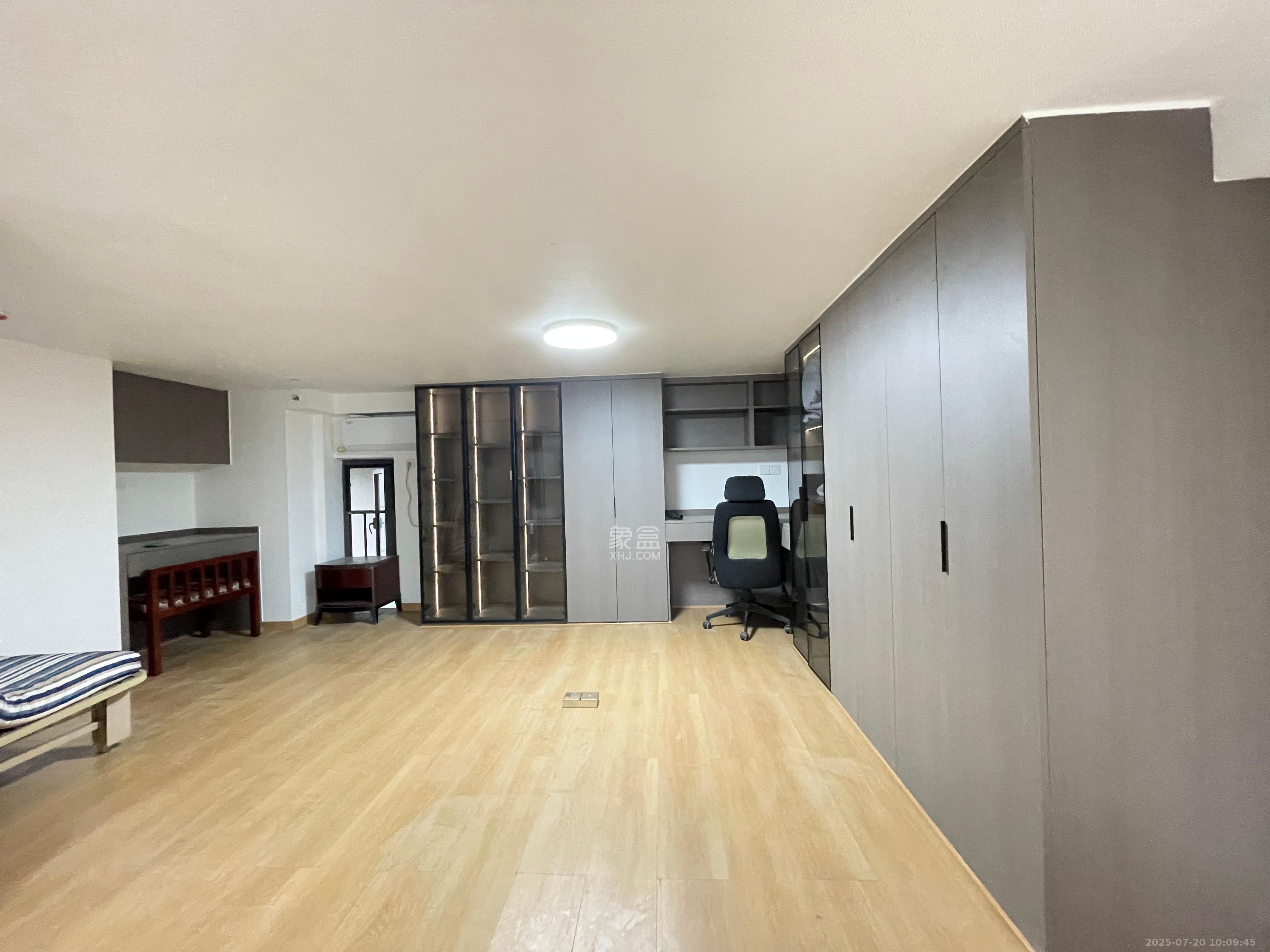 万科紫台  2室1厅1卫   3200.00元/月室内图