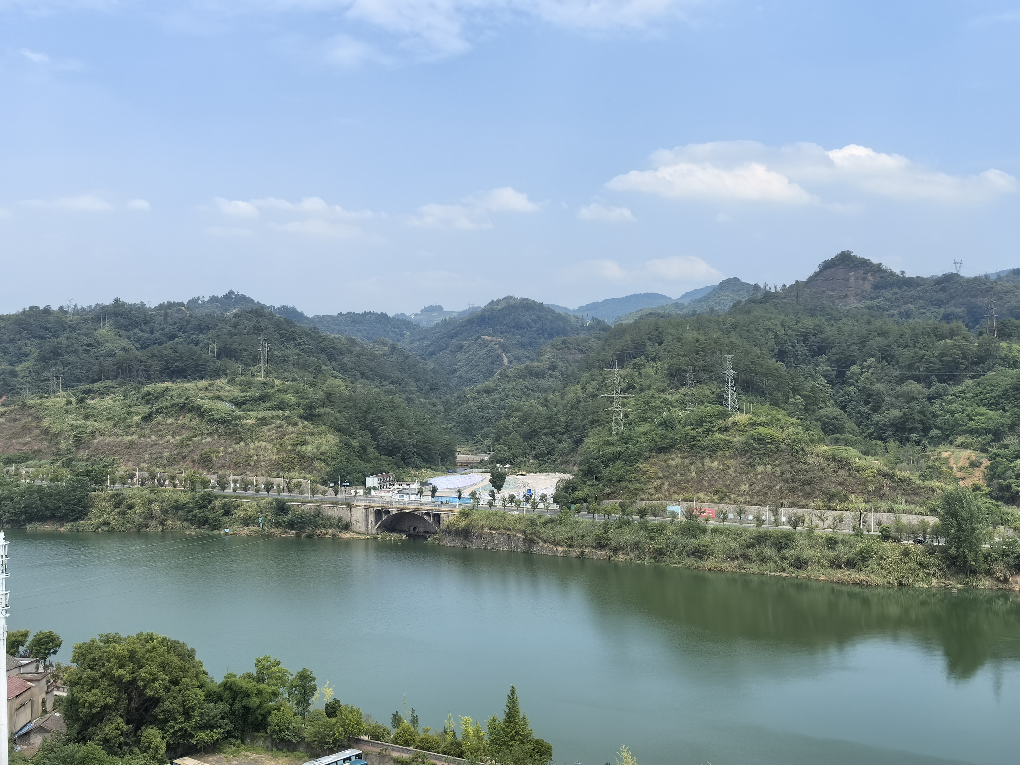 昊天珑璟湾  3室2厅2卫    56.0万