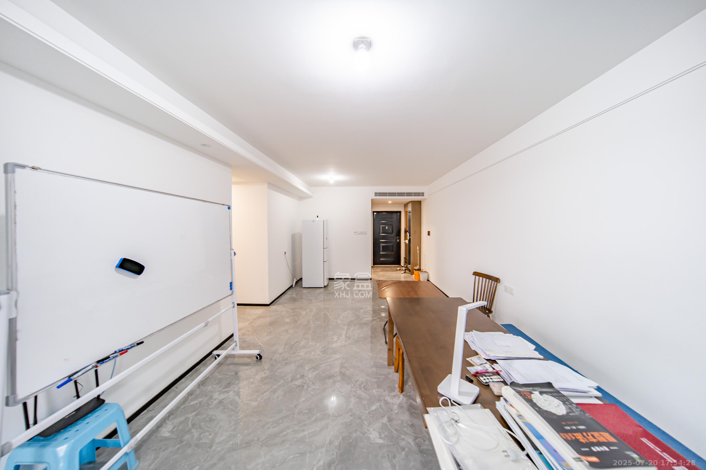 保利天汇 3室2厅2卫 132.0万 保利天汇 3室2厅2卫 132.0万客厅