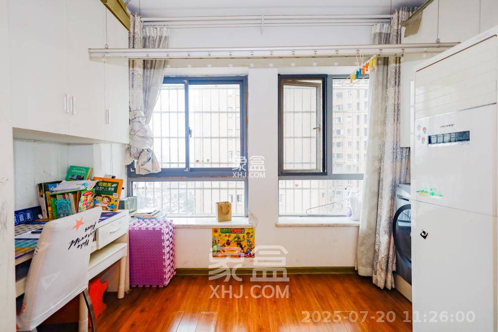 上海城小区 2室2厅1卫 2300.0元/月 上海城小区 2室2厅1卫 2300.0元/月室内图