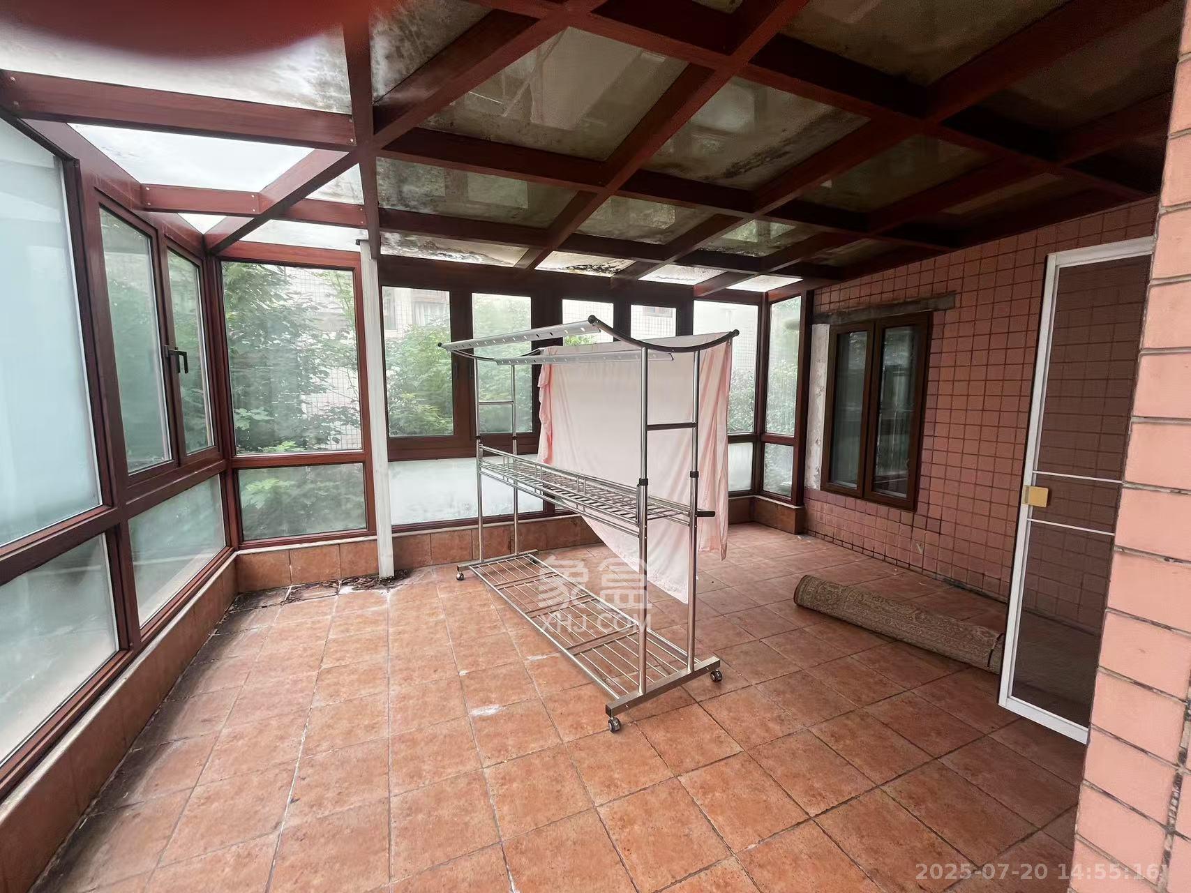 梦泽园 4室2厅3卫 11800.0元/月 梦泽园 4室2厅3卫 11800.0元/月室内图