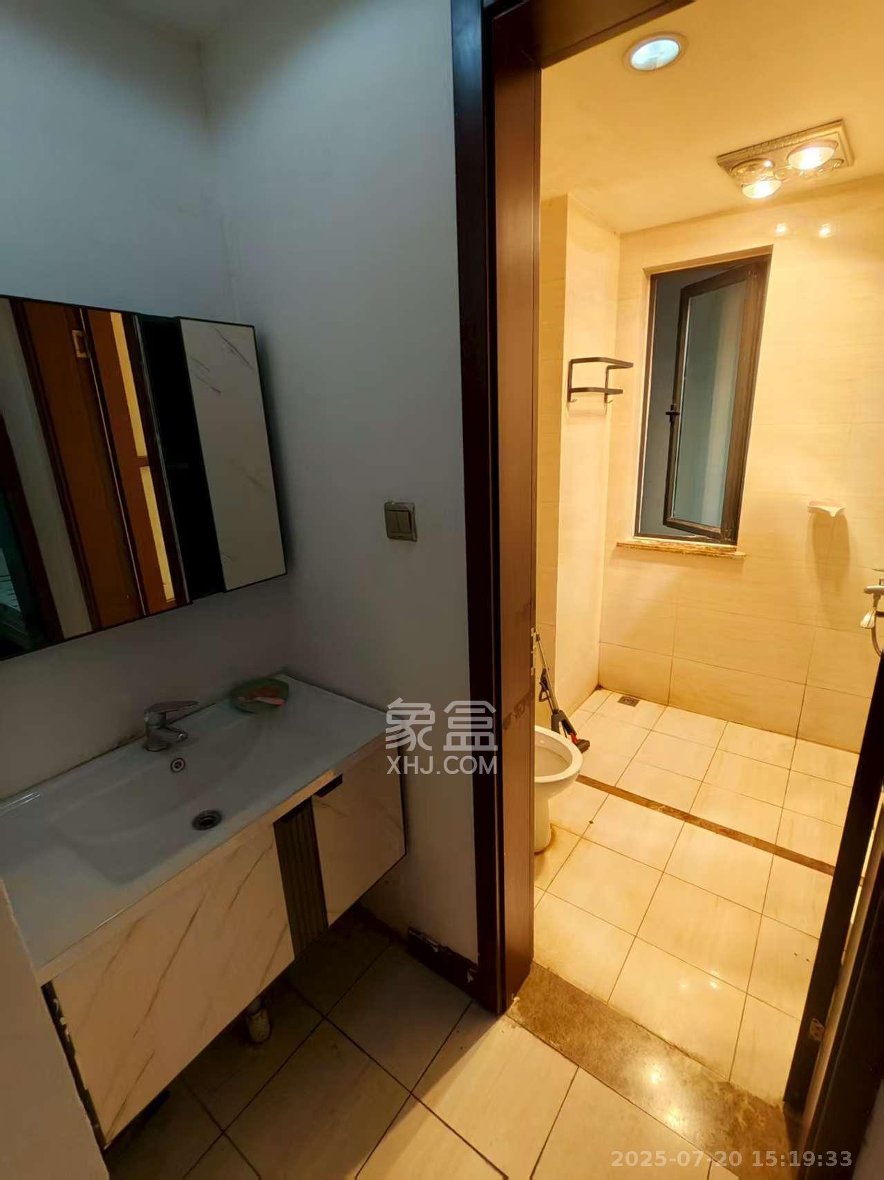 好莱城（弘德西街）  2室2厅1卫   2100.00元/月室内图