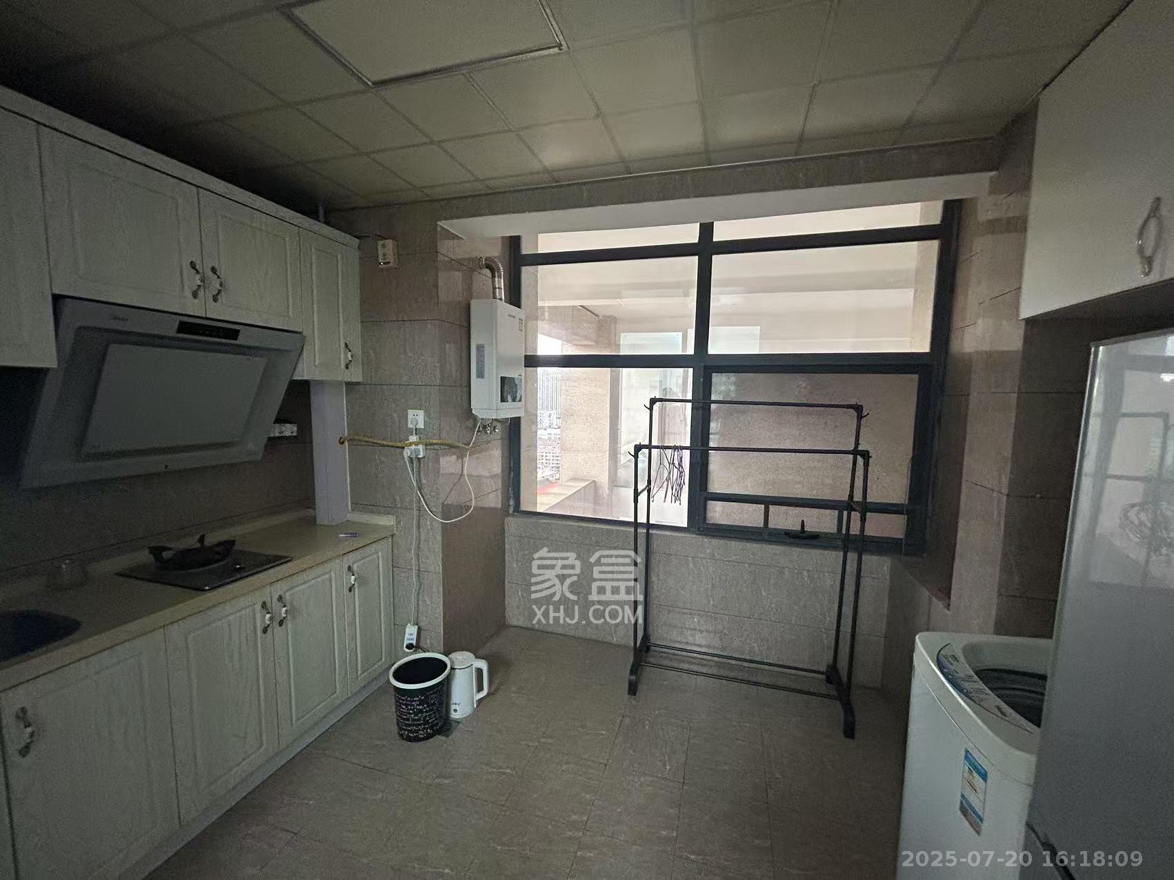 蓝湾国际广场 1室1厅1卫 1900.0元/月 蓝湾国际广场 1室1厅1卫 1900.0元/月室内图