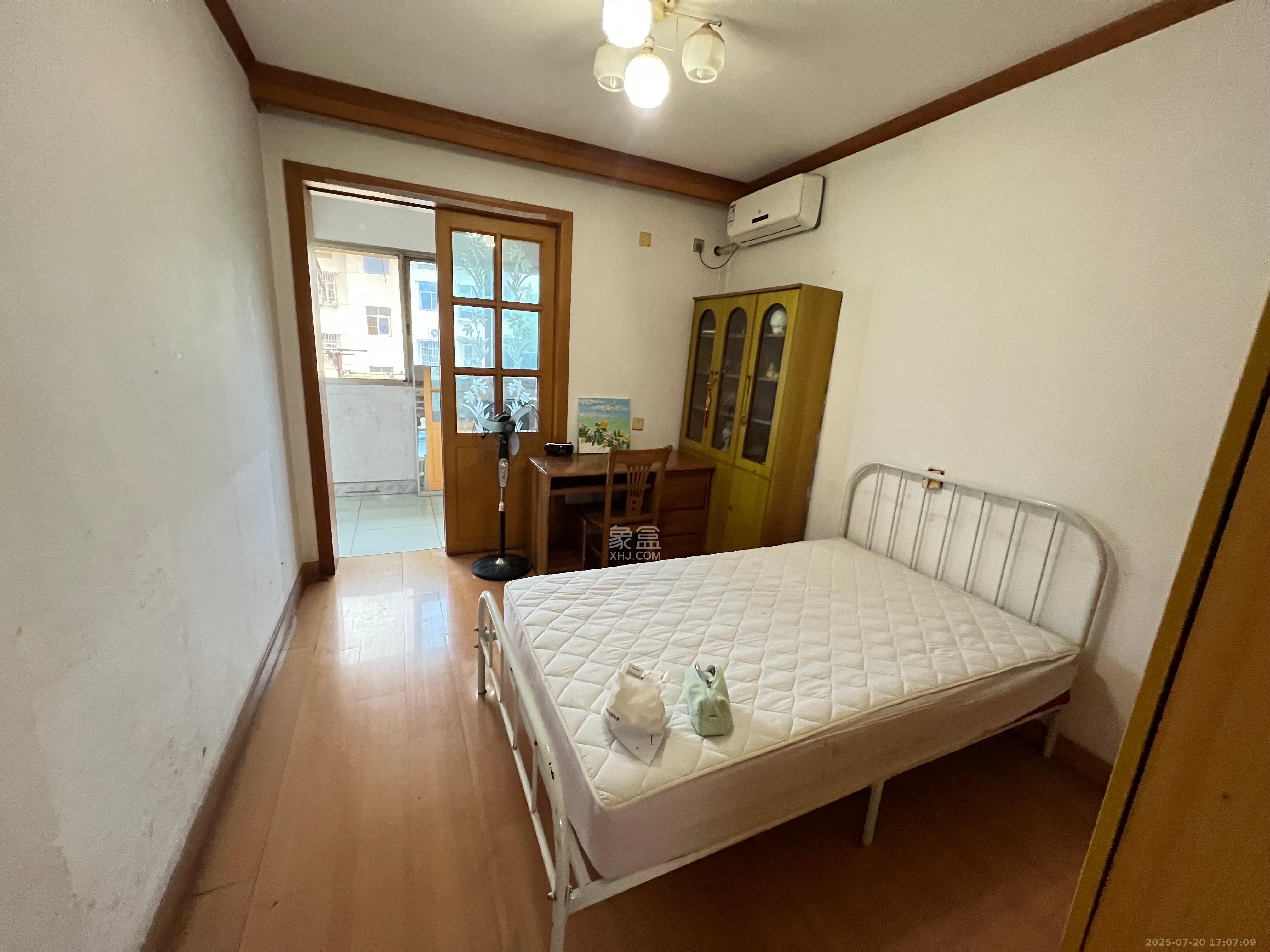 航天大院  1室0厅0卫    2000.0元/月室内图