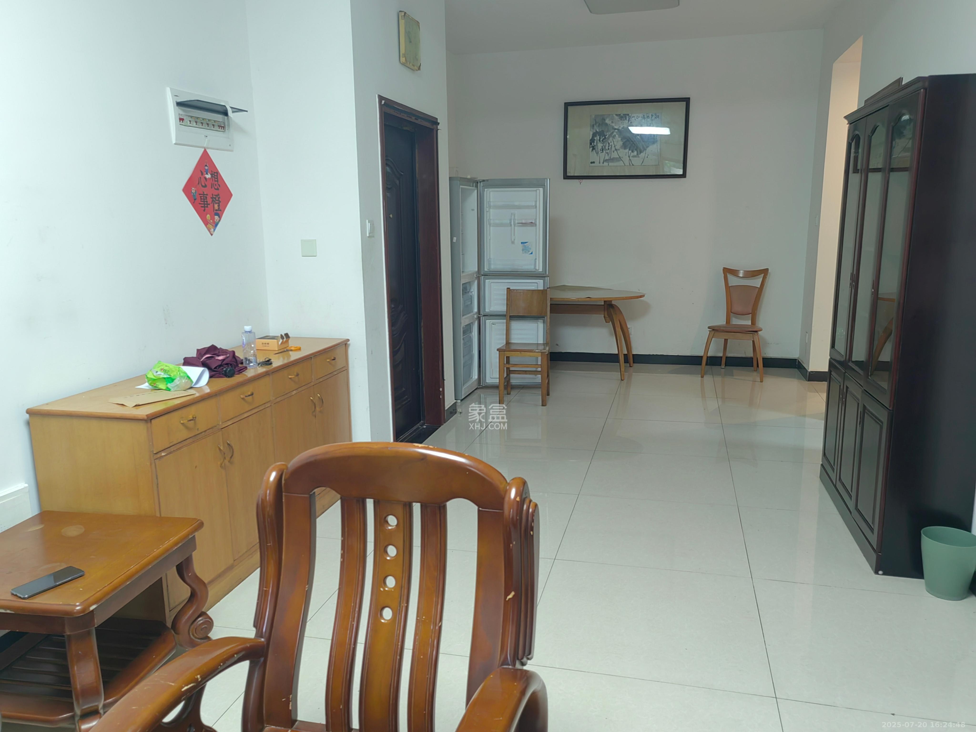 新华通讯社宿舍区 3室2厅2卫 3400.0元/月 新华通讯社宿舍区 3室2厅2卫 3400.0元/月室内图