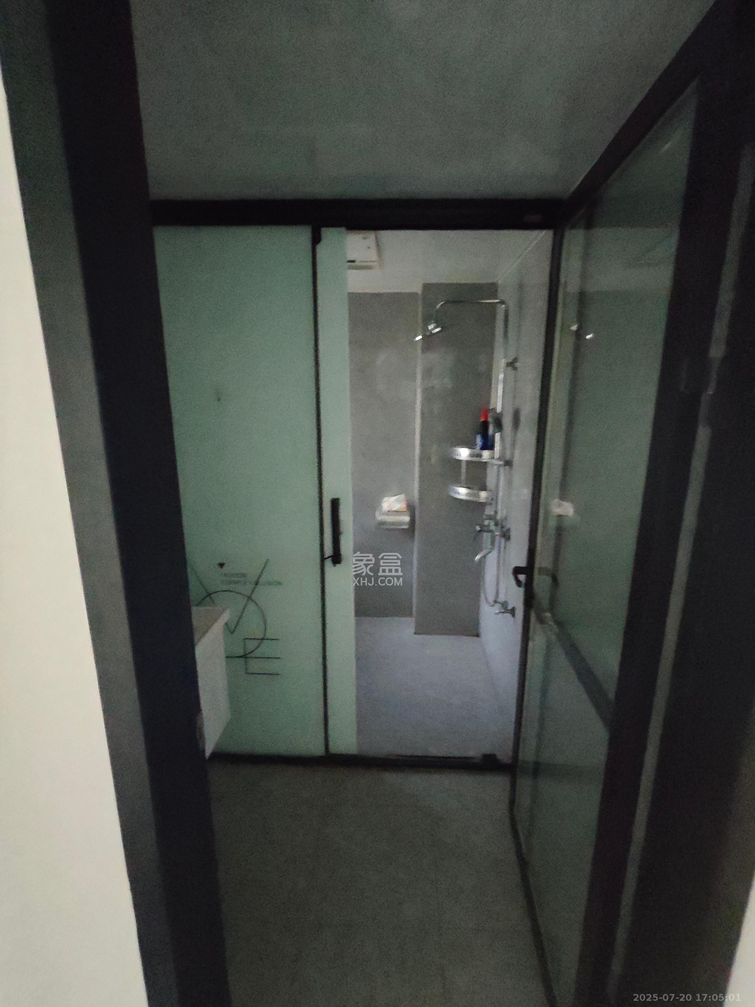 真人桥家园一期  3室2厅2卫   2400.00元/月室内图