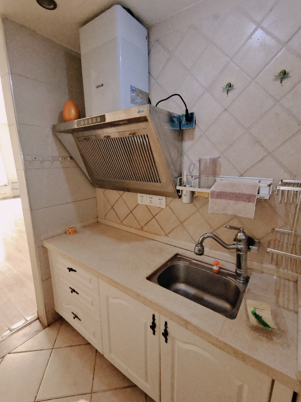 世纪阳光大厦公寓楼 1室1厅1卫 1300.0元/月 世纪阳光大厦公寓楼 1室1厅1卫 1300.0元/月室内图