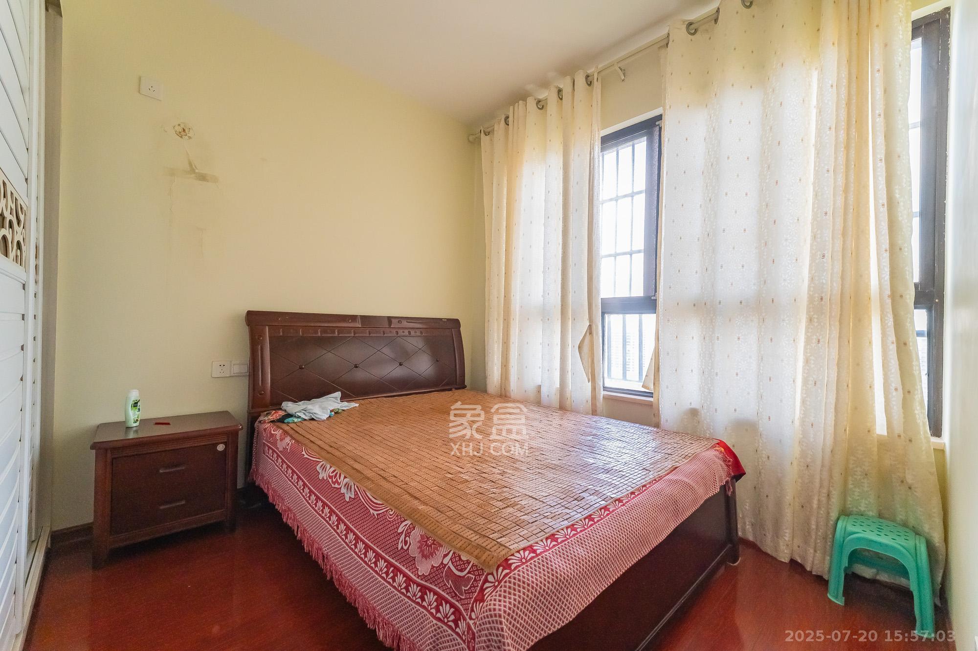 华润凤凰城三期 3室2厅2卫 90.0万 华润凤凰城三期 3室2厅2卫 90.0万卧室