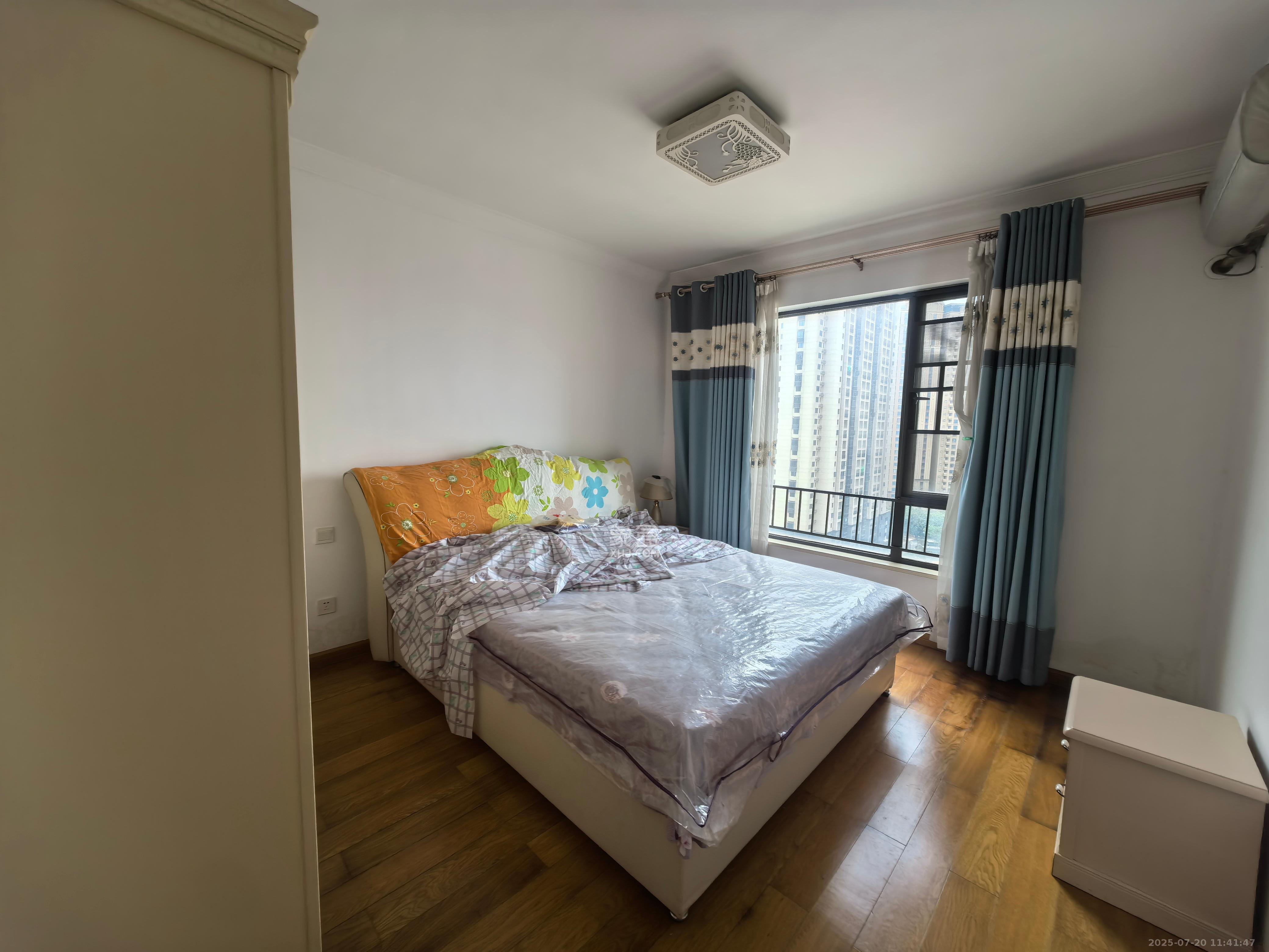 中海国际四期 3室2厅2卫 2200.0元/月 中海国际四期 3室2厅2卫 2200.0元/月室内图