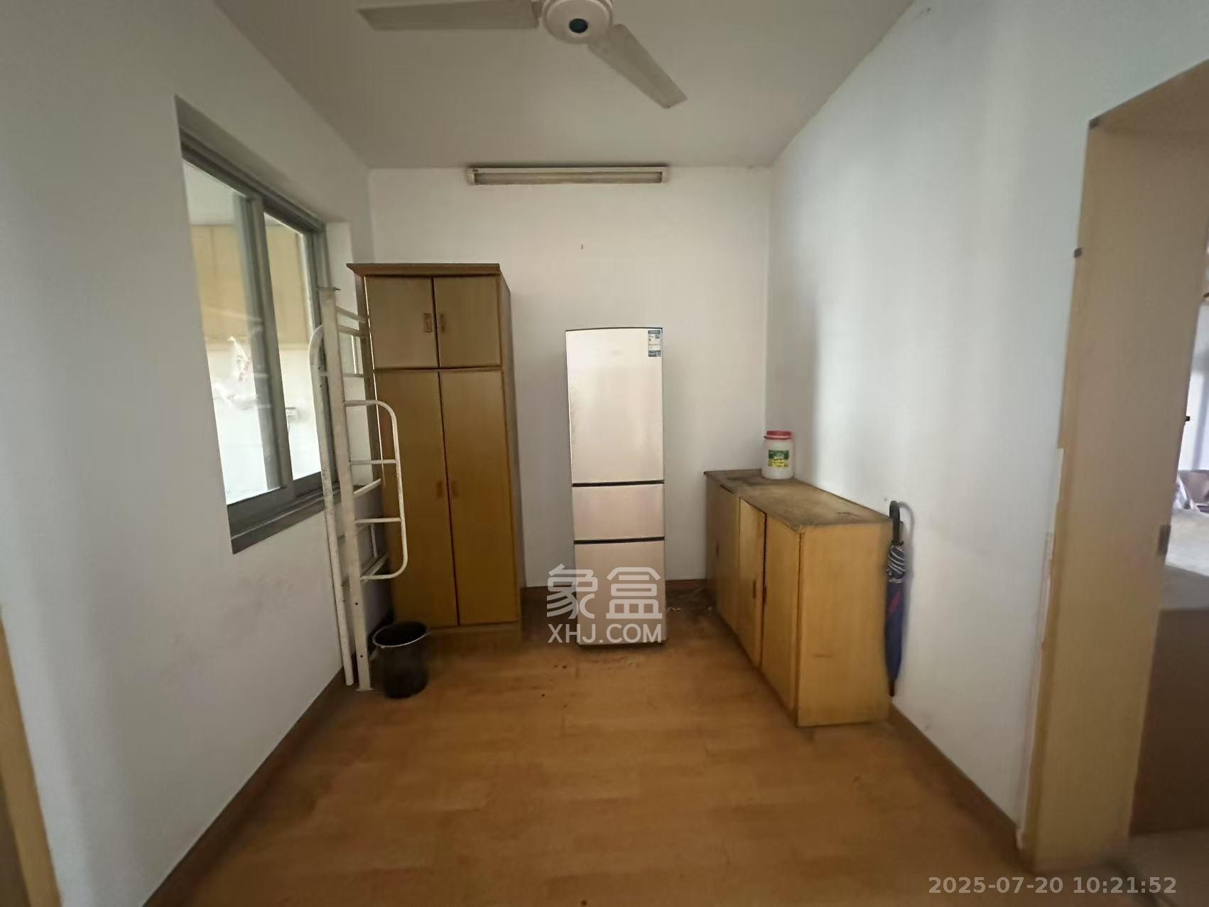 岳麓区教师村 3室2厅1卫 2300.0元/月 岳麓区教师村 3室2厅1卫 2300.0元/月室内图