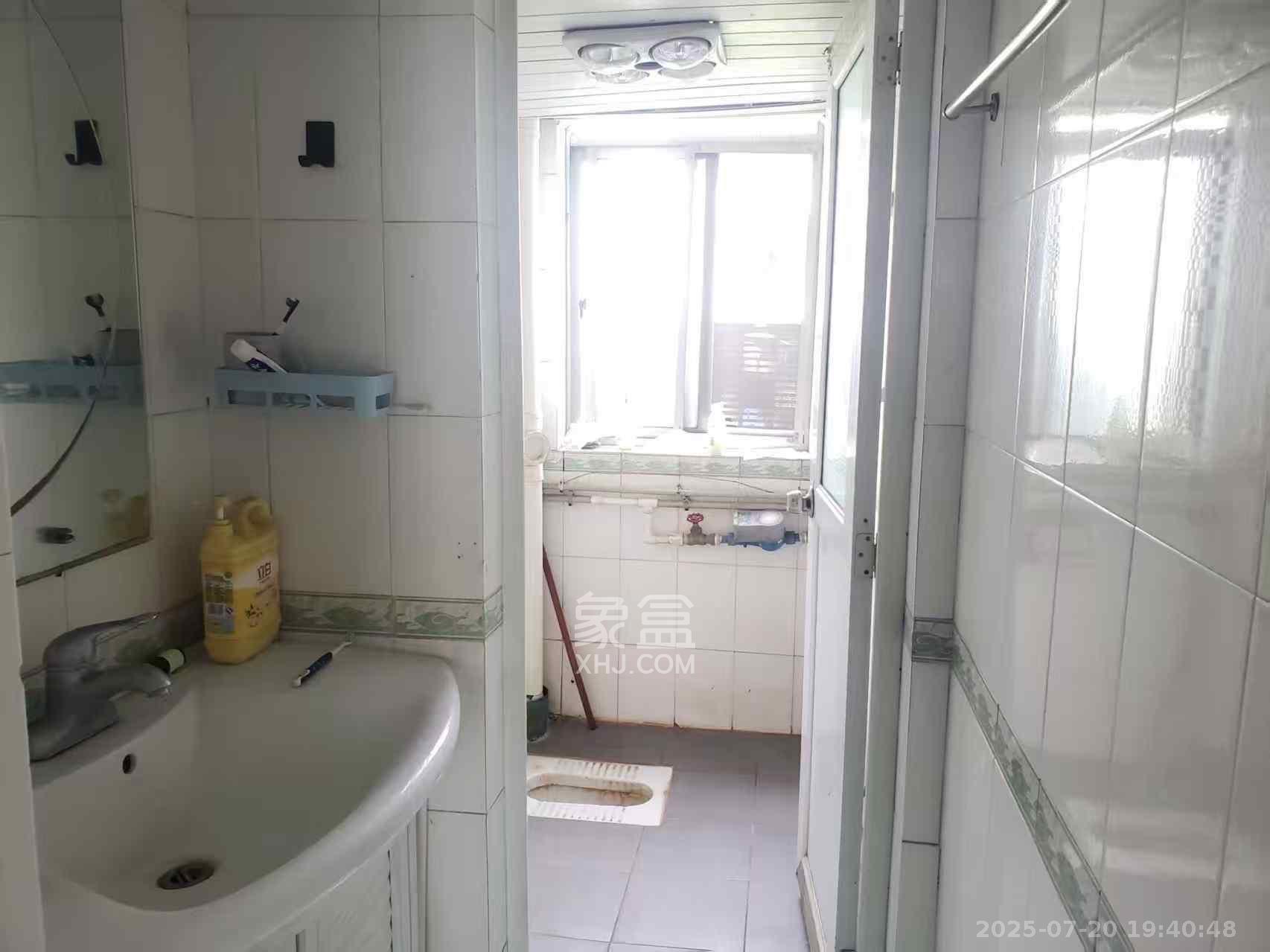 湖工家园  3室2厅1卫    1600.0元/月室内图