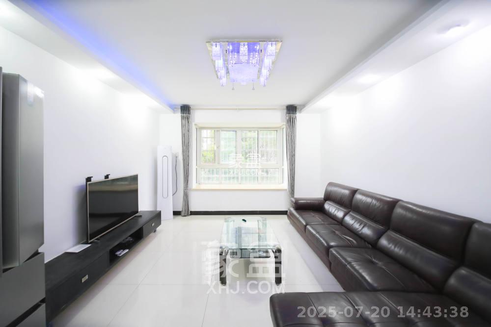 嘉盛华庭（一期、二期、三期）  3室2厅2卫    2800.0元/月室内图