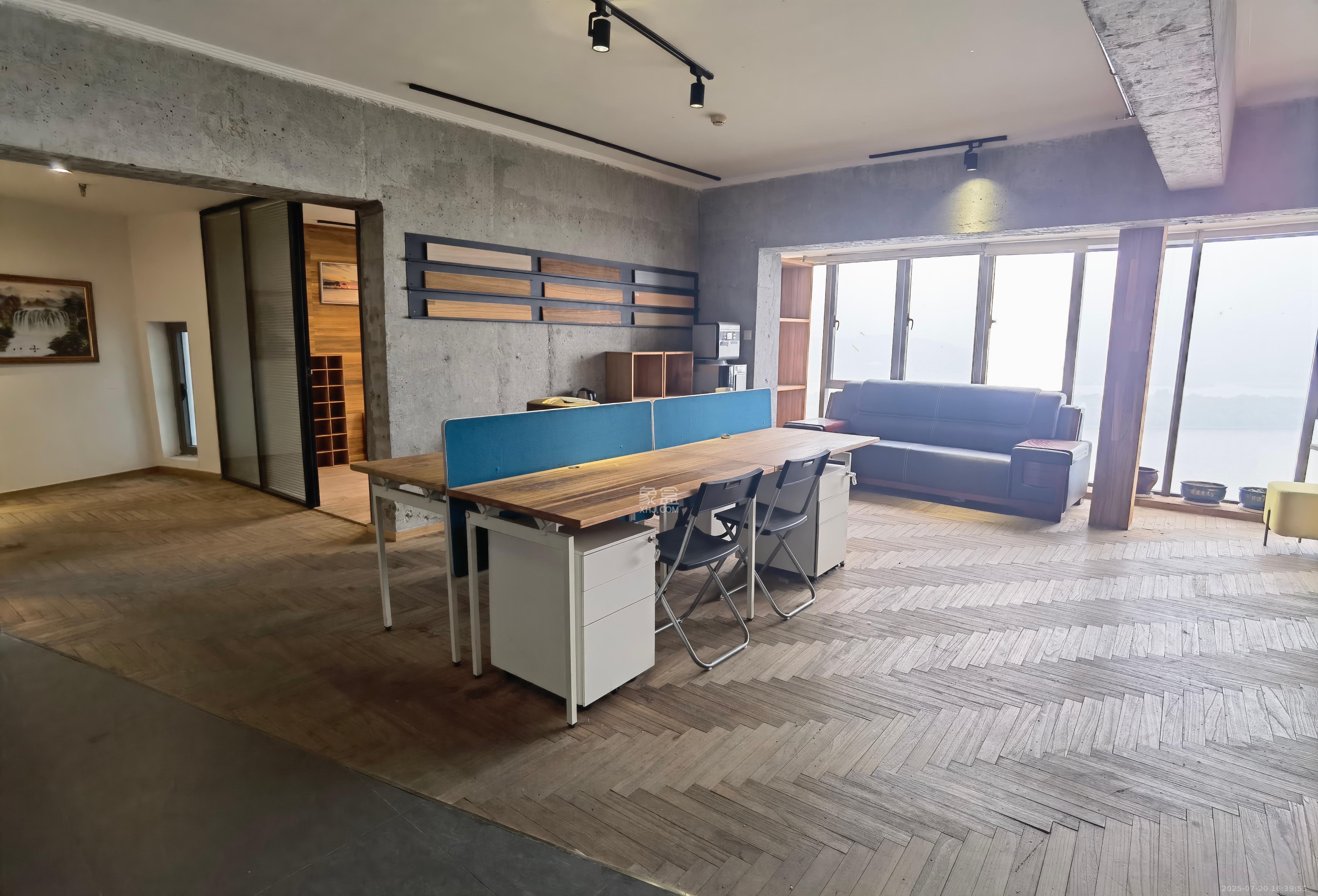 保利国际广场 1室1厅1卫 11000.0元/月 保利国际广场 1室1厅1卫 11000.0元/月室内图