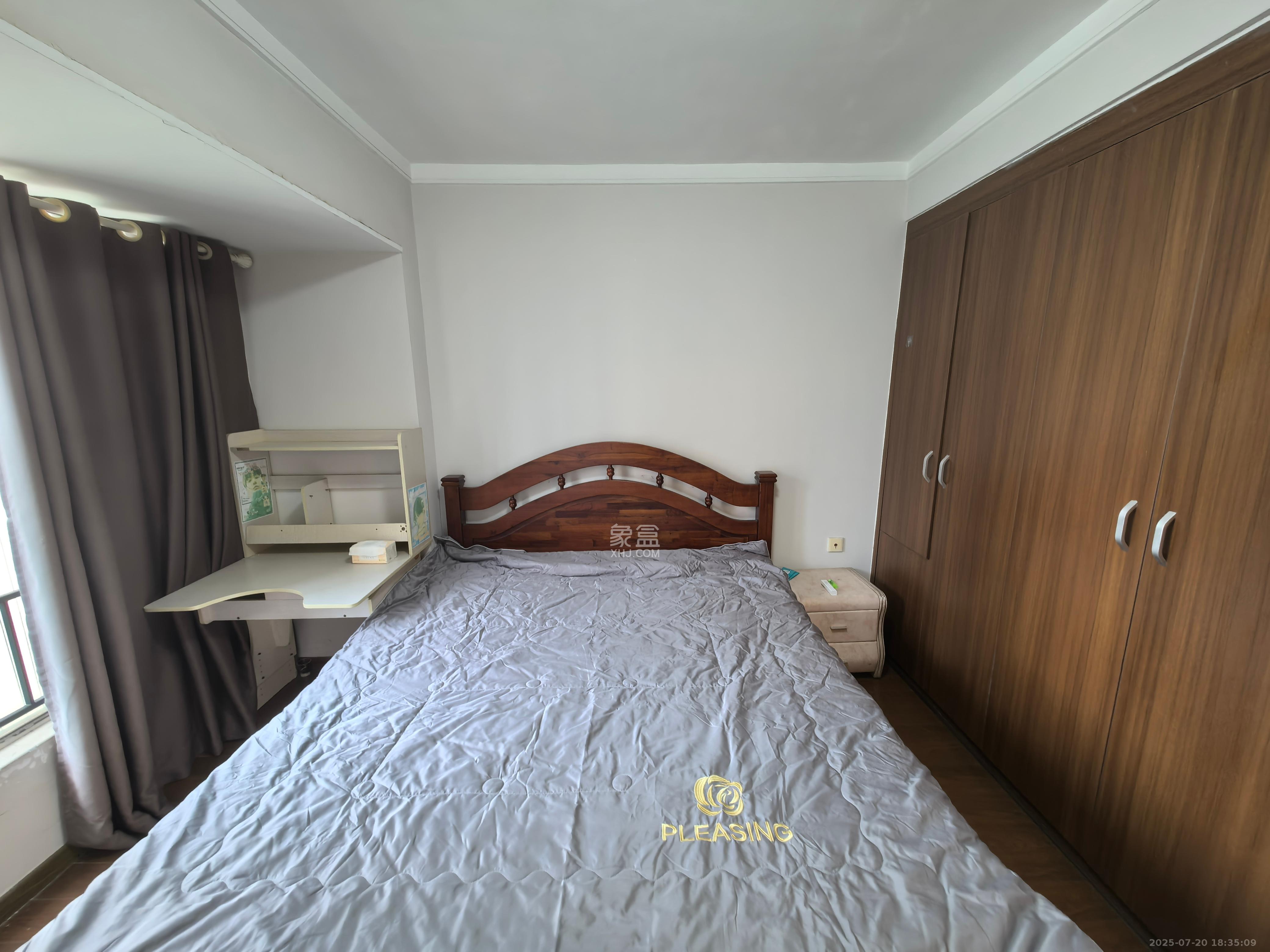 万科金域华府三四期  1室2厅1卫    3200.0元/月室内图