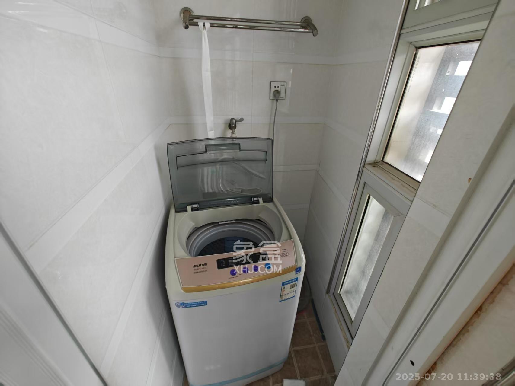 铂宫  1室1厅1卫   2400.00元/月室内图