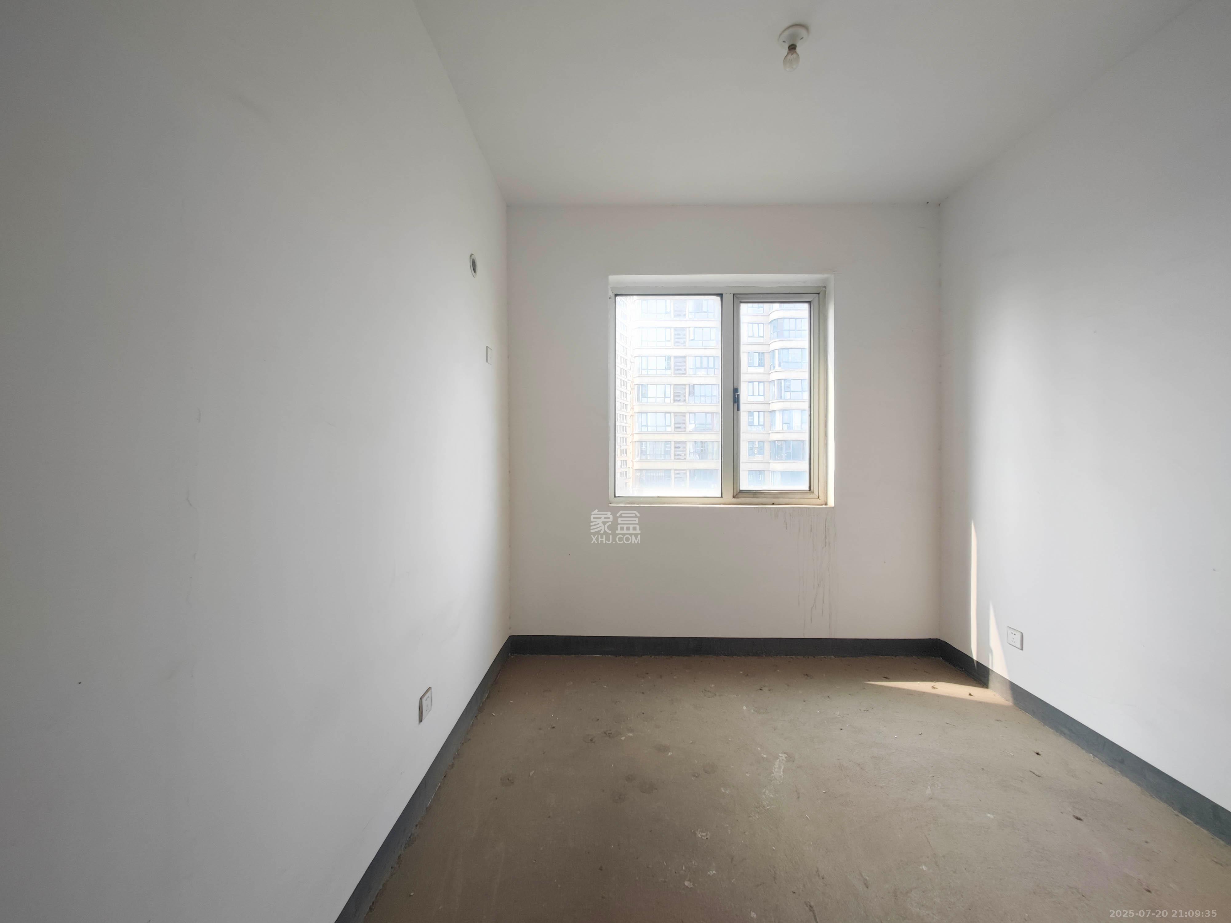 五矿万境水岸二期(五矿万境水岸和苑) 4室2厅2卫 220.0万 五矿万境水岸二期(五矿万境水岸和苑) 4室2厅2卫 220.0万卧室