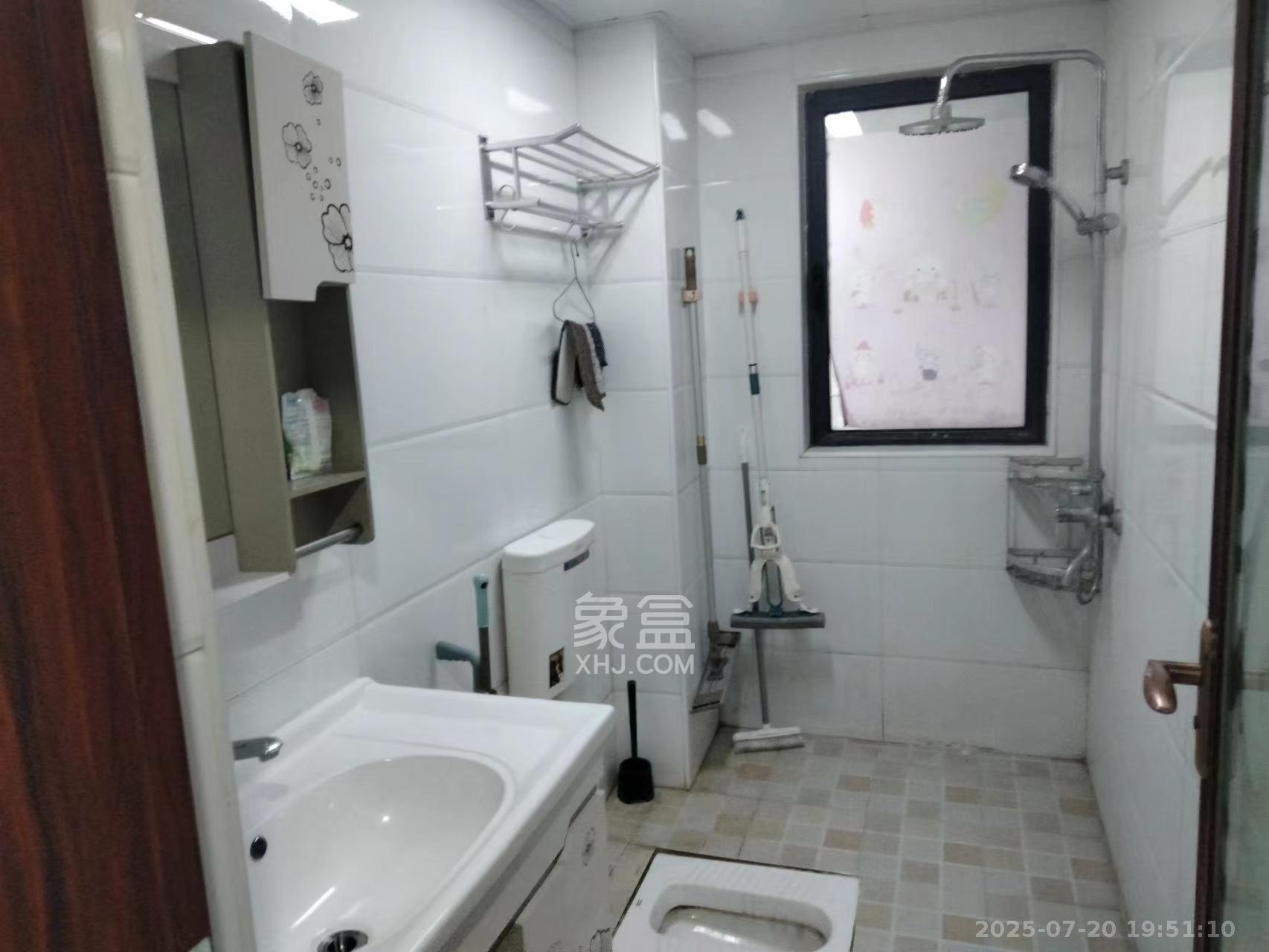 中建芙蓉嘉苑 3室2厅2卫 2100.0元/月 中建芙蓉嘉苑 3室2厅2卫 2100.0元/月室内图