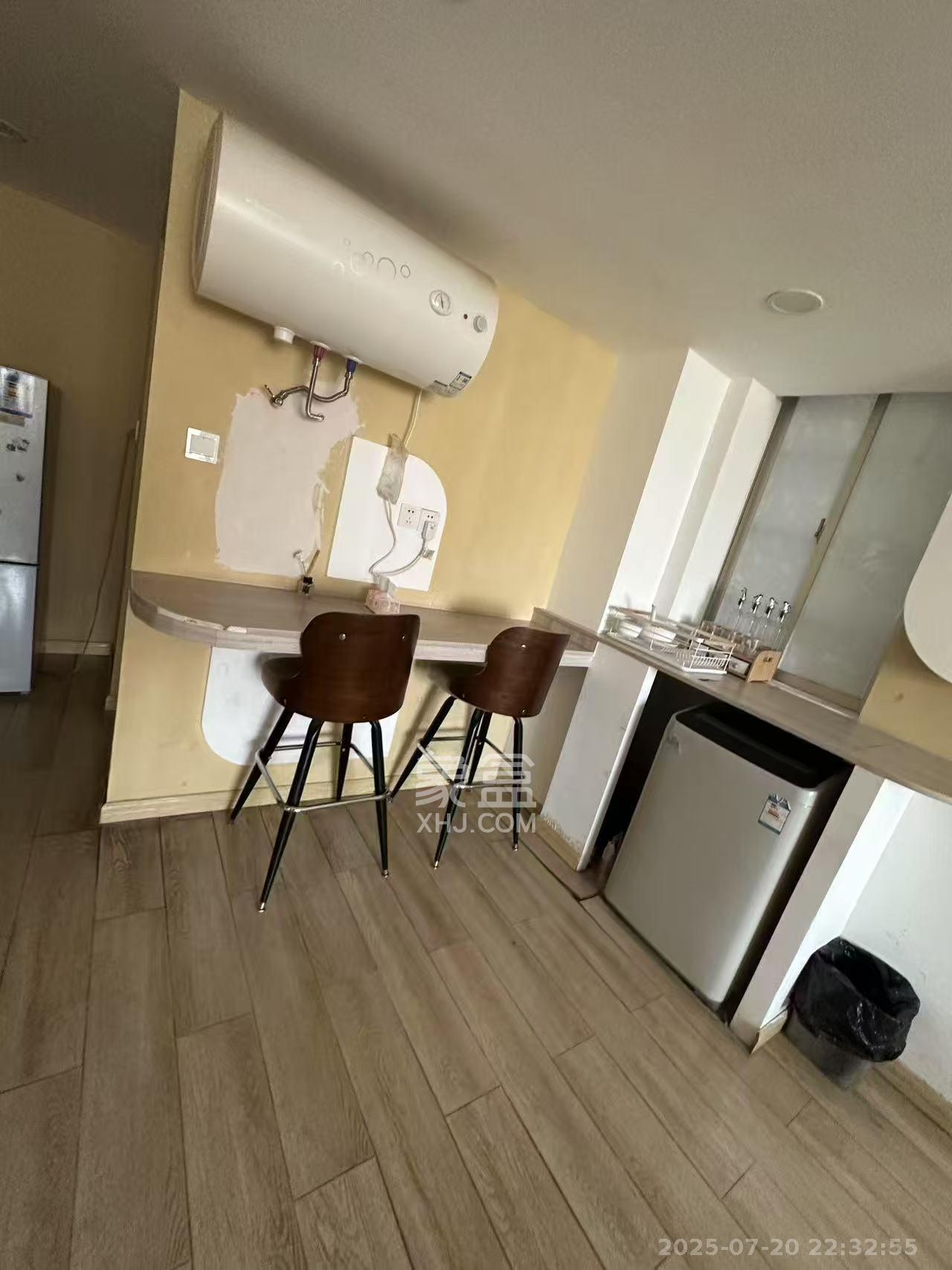 英尚国际  1室1厅1卫    1900.0元/月 英尚国际  1室1厅1卫    1900.0元/月室内图