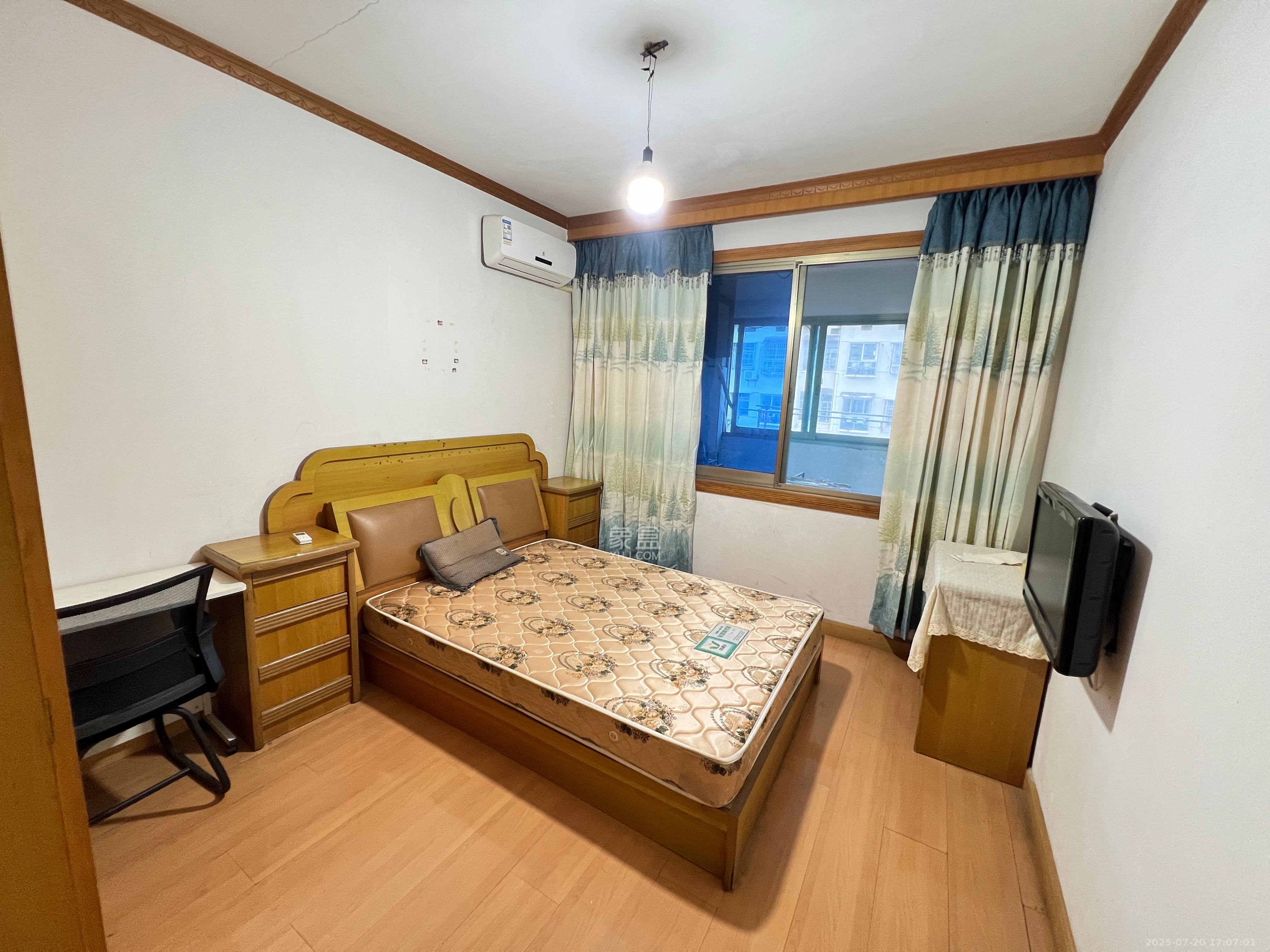 航天大院  1室0厅0卫    2000.0元/月室内图