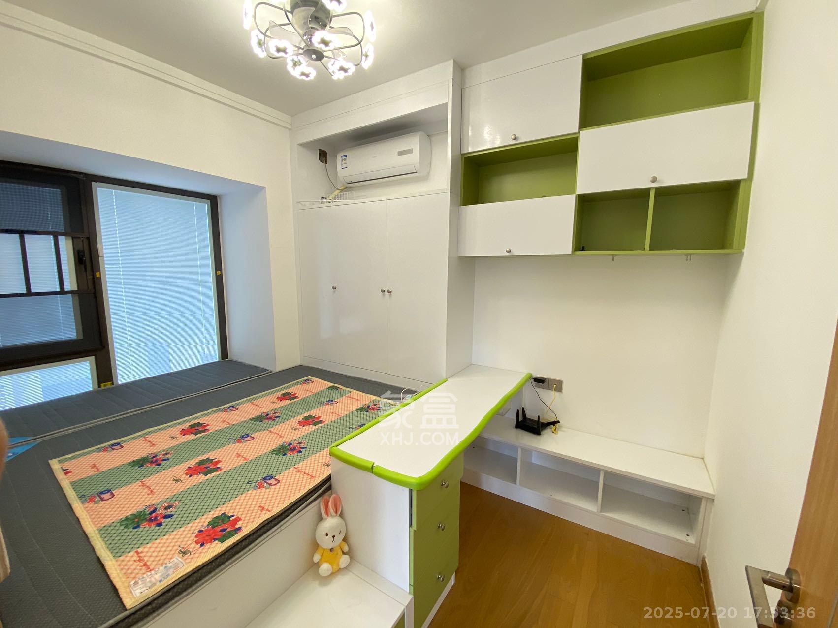 阳光城尚东湾蓝莓苑  3室2厅1卫    2500.0元/月室内图