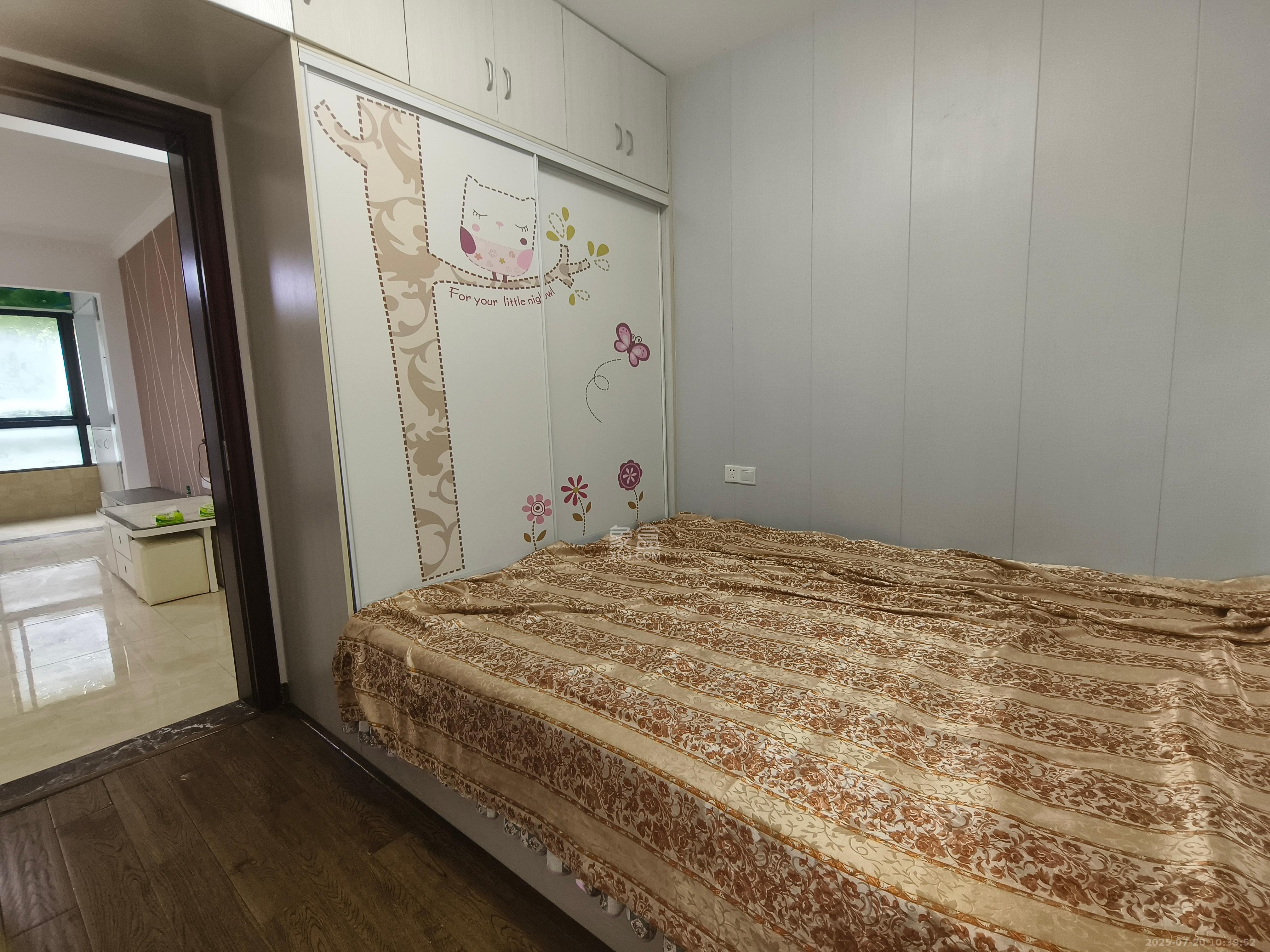 长房时代城  2室2厅1卫    2400.0元/月室内图