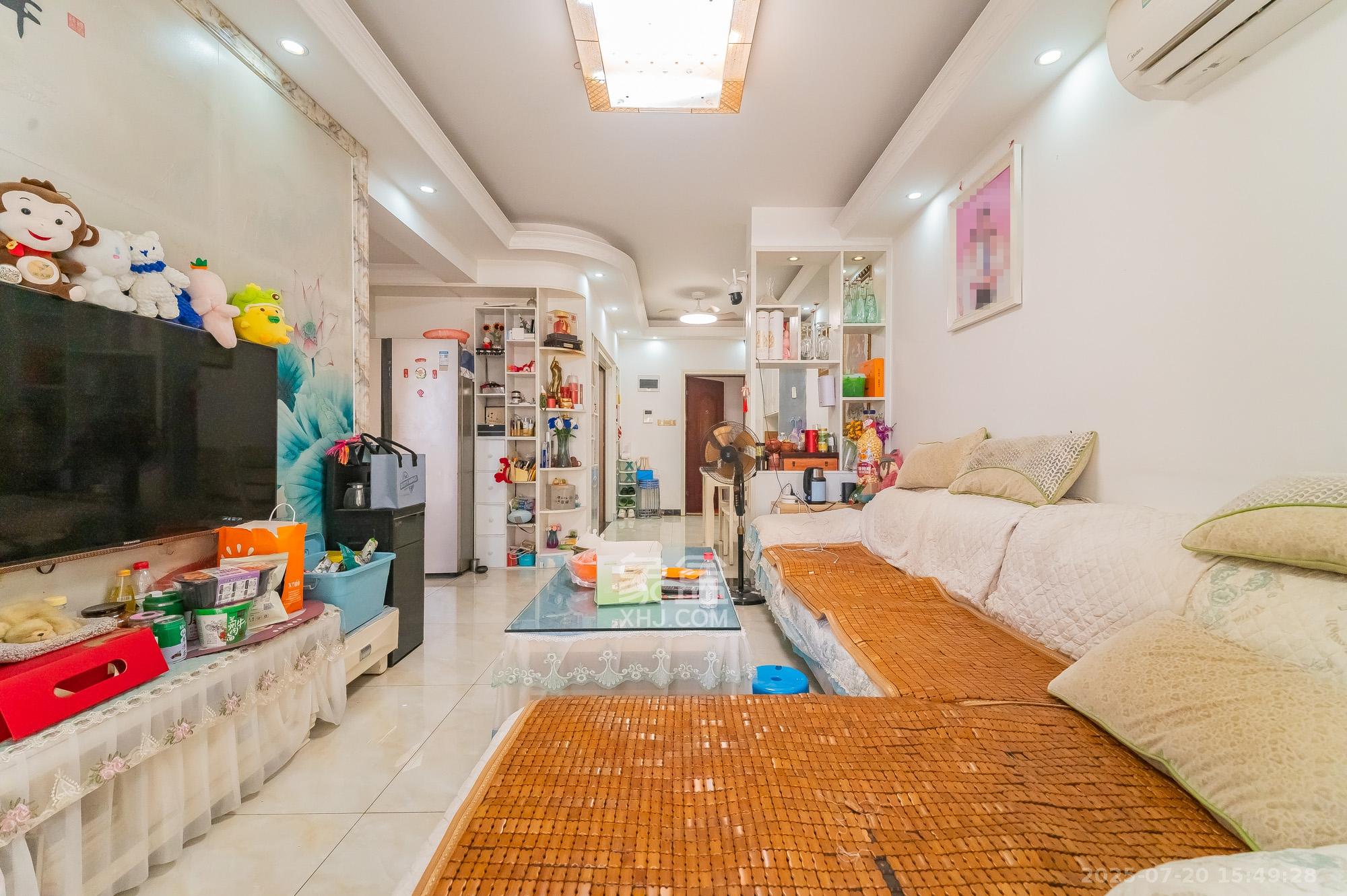 MOMA当代广场 3室1厅1卫 63.8万 MOMA当代广场 3室1厅1卫 63.8万客厅