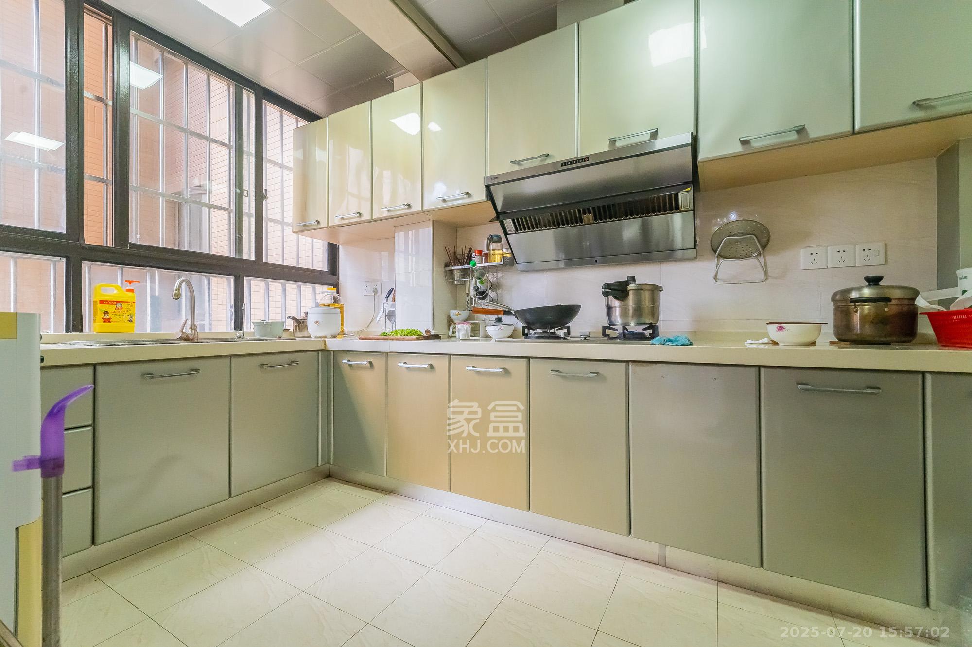 华润凤凰城三期 3室2厅2卫 90.0万 华润凤凰城三期 3室2厅2卫 90.0万厨房