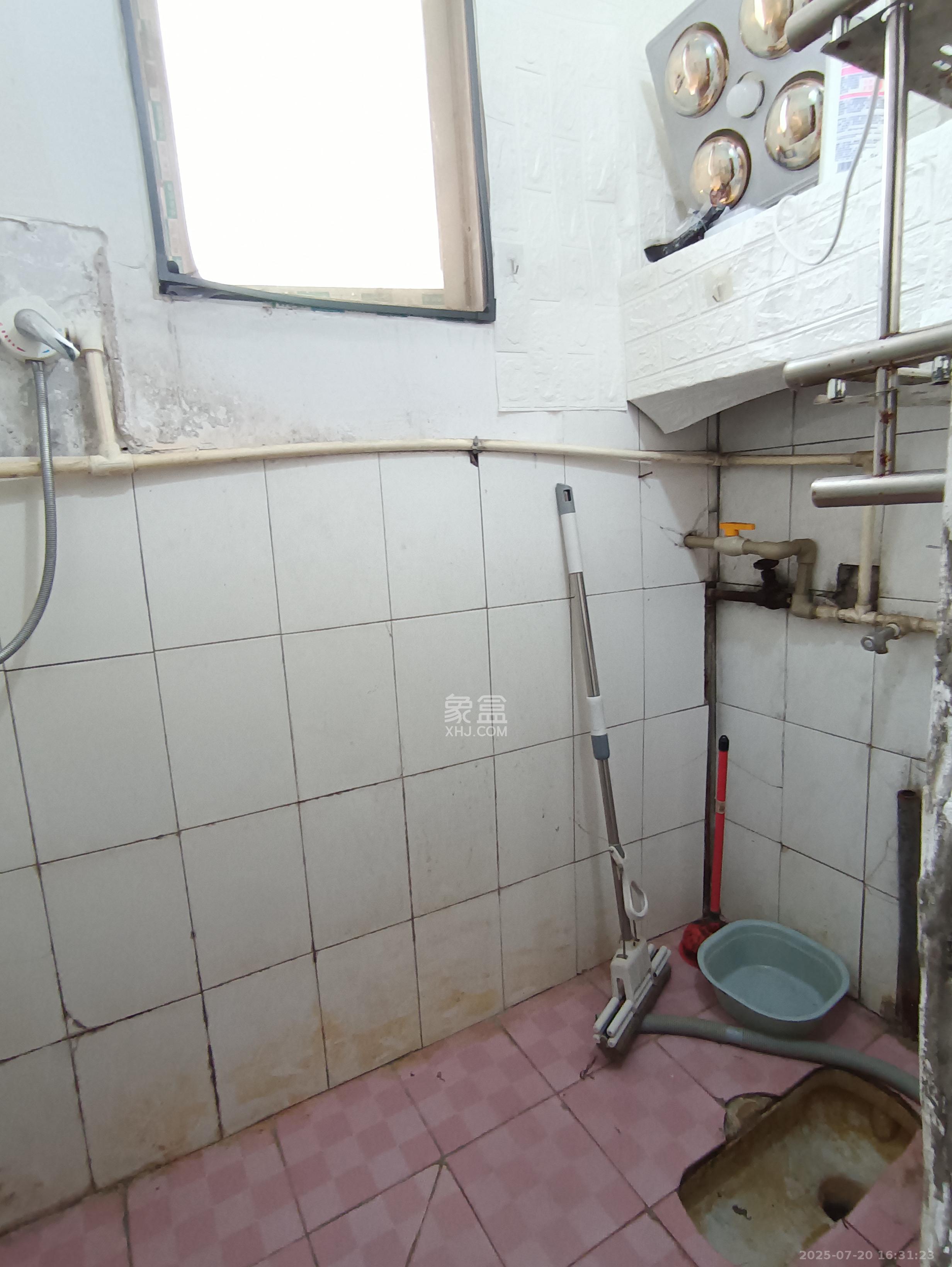 曙光小区 1室1厅1卫 900.0元/月 曙光小区 1室1厅1卫 900.0元/月室内图