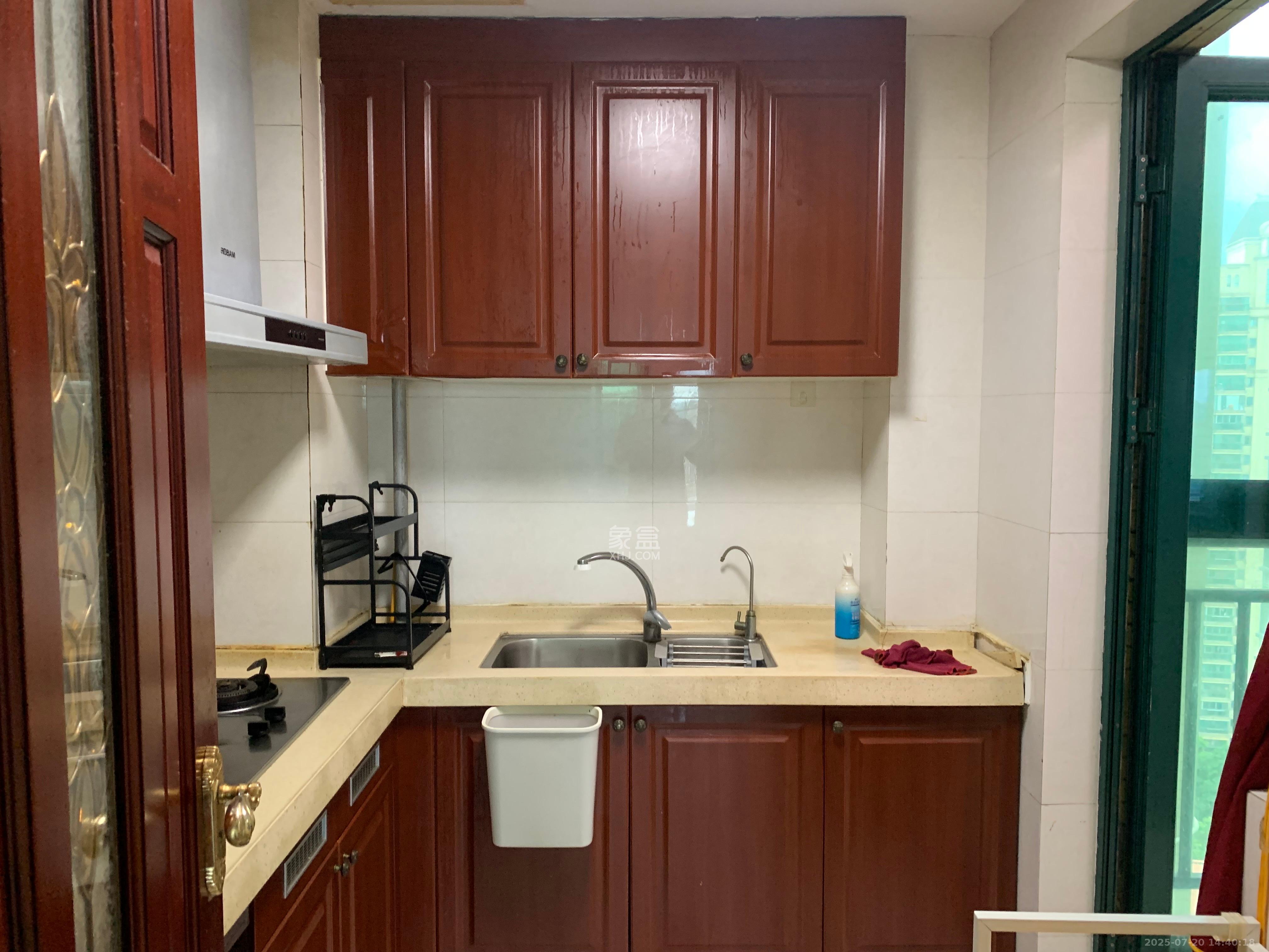 恒大华府 3室2厅1卫 2300.0元/月 恒大华府 3室2厅1卫 2300.0元/月室内图