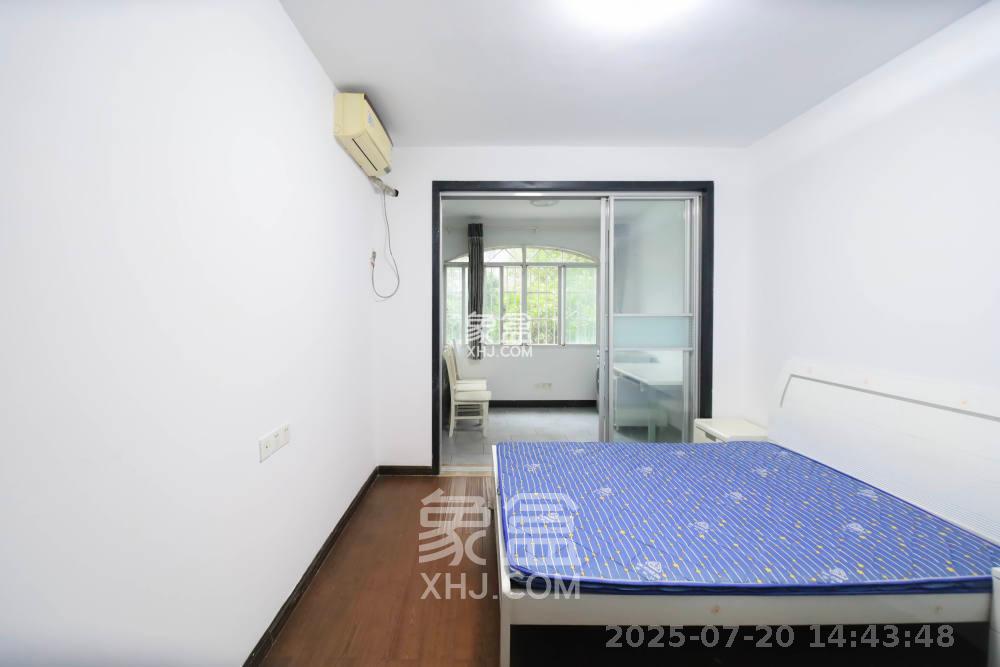 嘉盛华庭(一期、二期、三期) 3室2厅2卫 2800.0元/月 嘉盛华庭(一期、二期、三期) 3室2厅2卫 2800.0元/月室内图