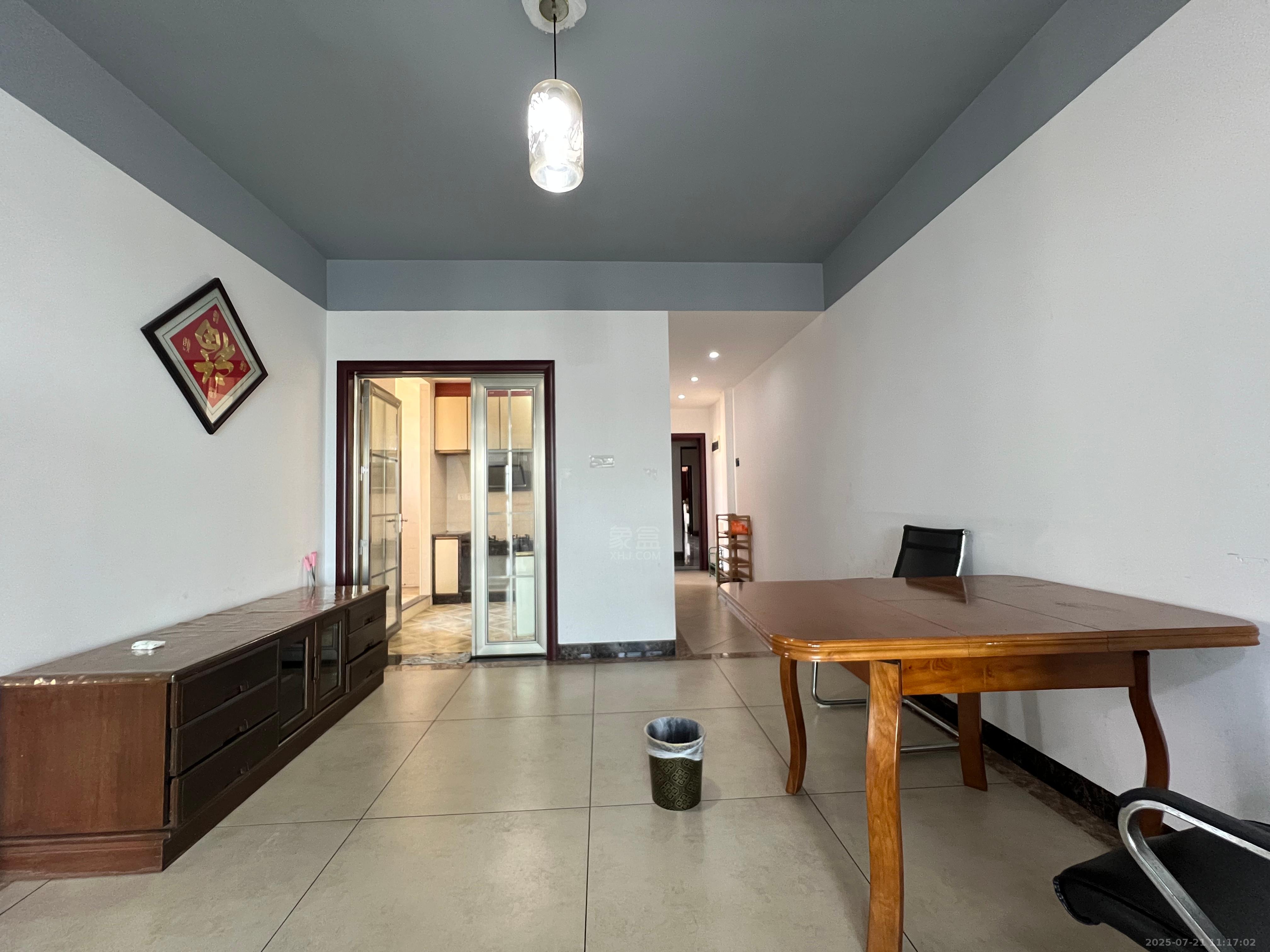 金轮翡翠名园 3室2厅1卫 1700.0元/月 金轮翡翠名园 3室2厅1卫 1700.0元/月室内图