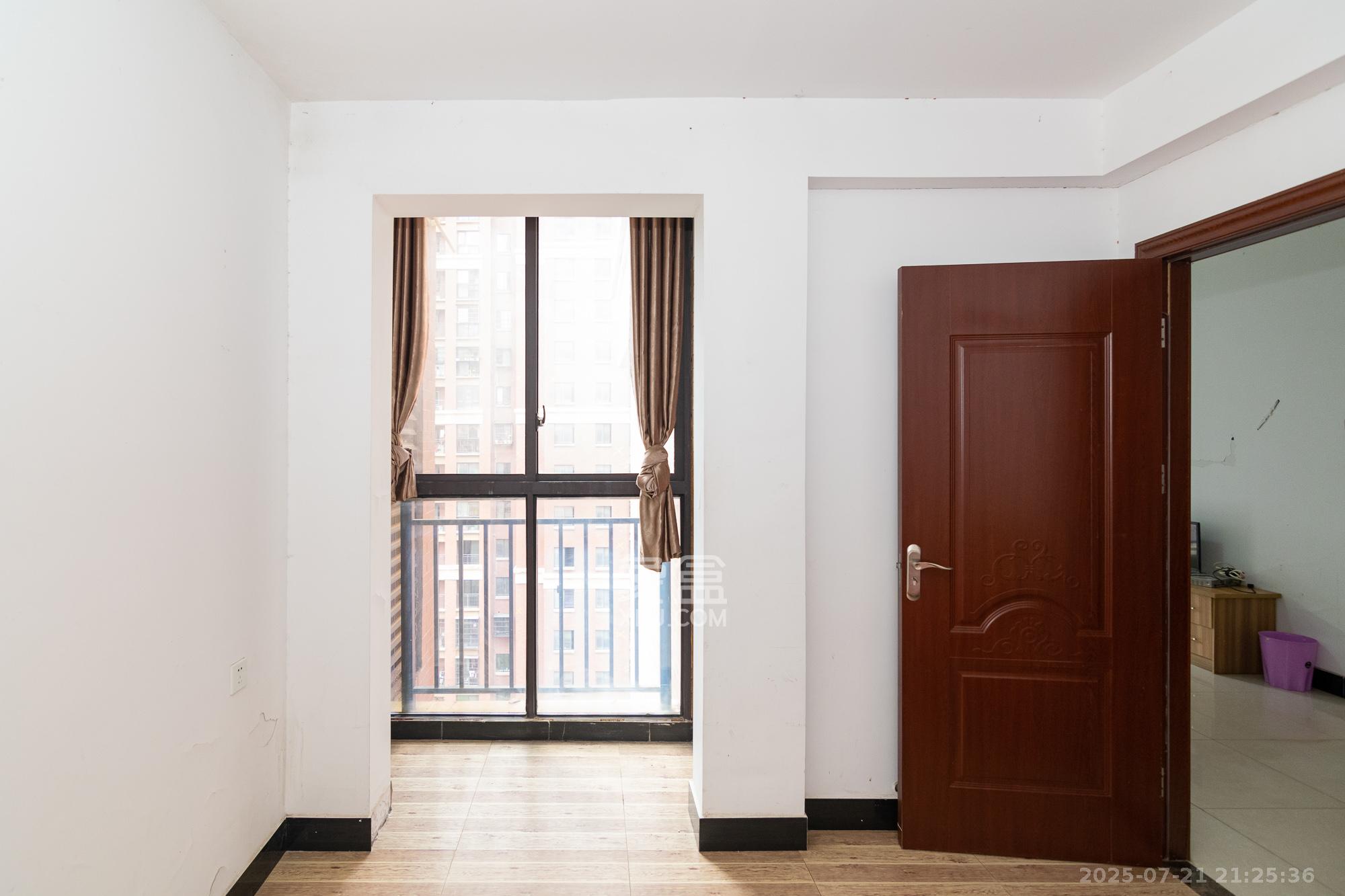 新城国际花都  2室2厅1卫    40.0万 新城国际花都  2室2厅1卫    40.0万卧室