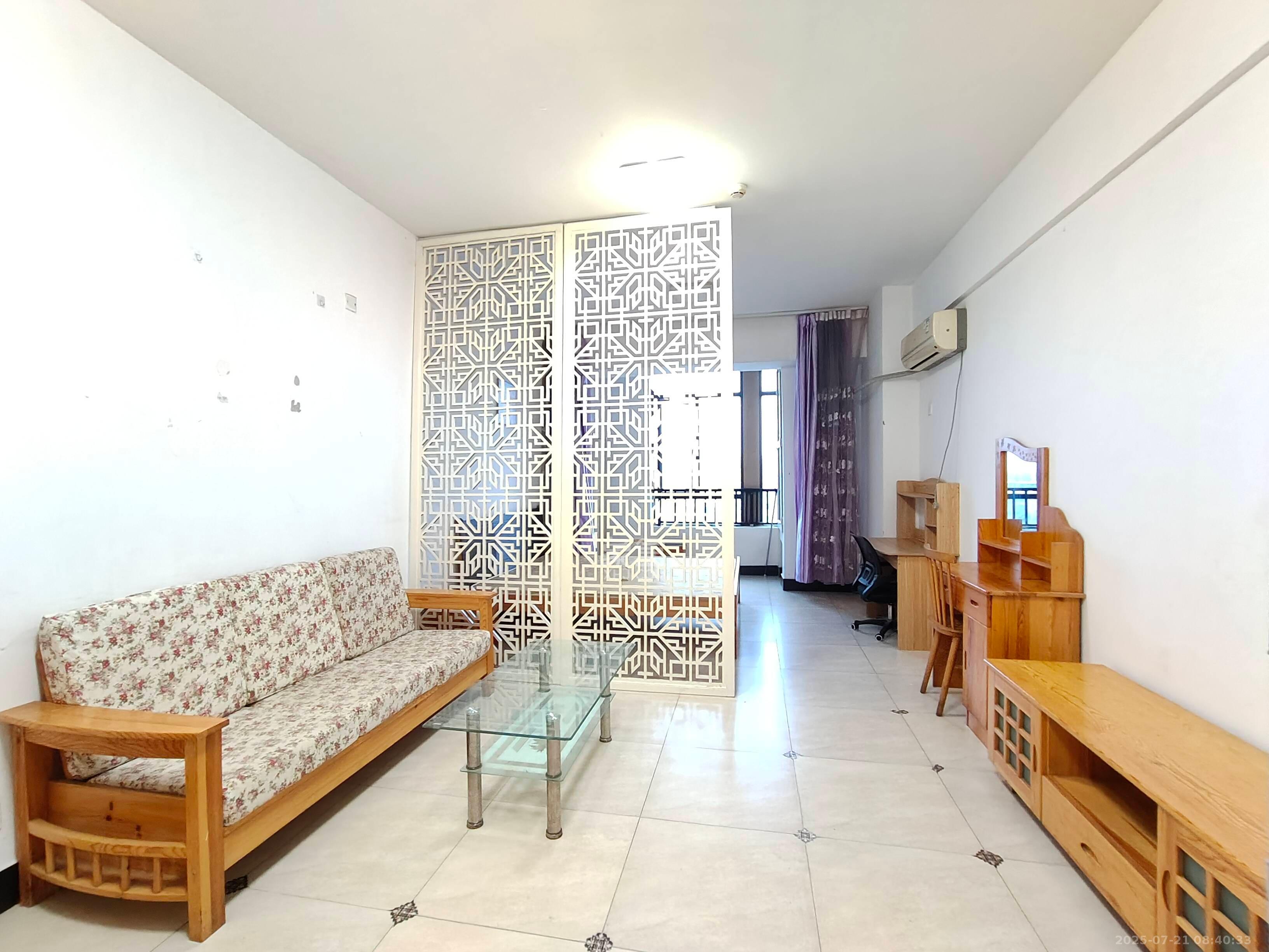 融圣国际  1室1厅1卫    1600.0元/月 融圣国际  1室1厅1卫    1600.0元/月