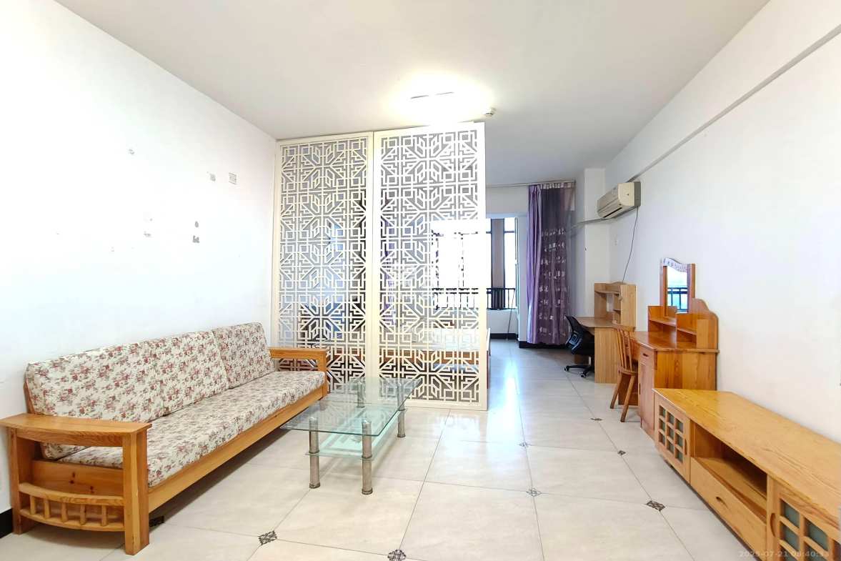 融圣国际 1室1厅1卫 1600.0元/月 融圣国际 1室1厅1卫 1600.0元/月室内图