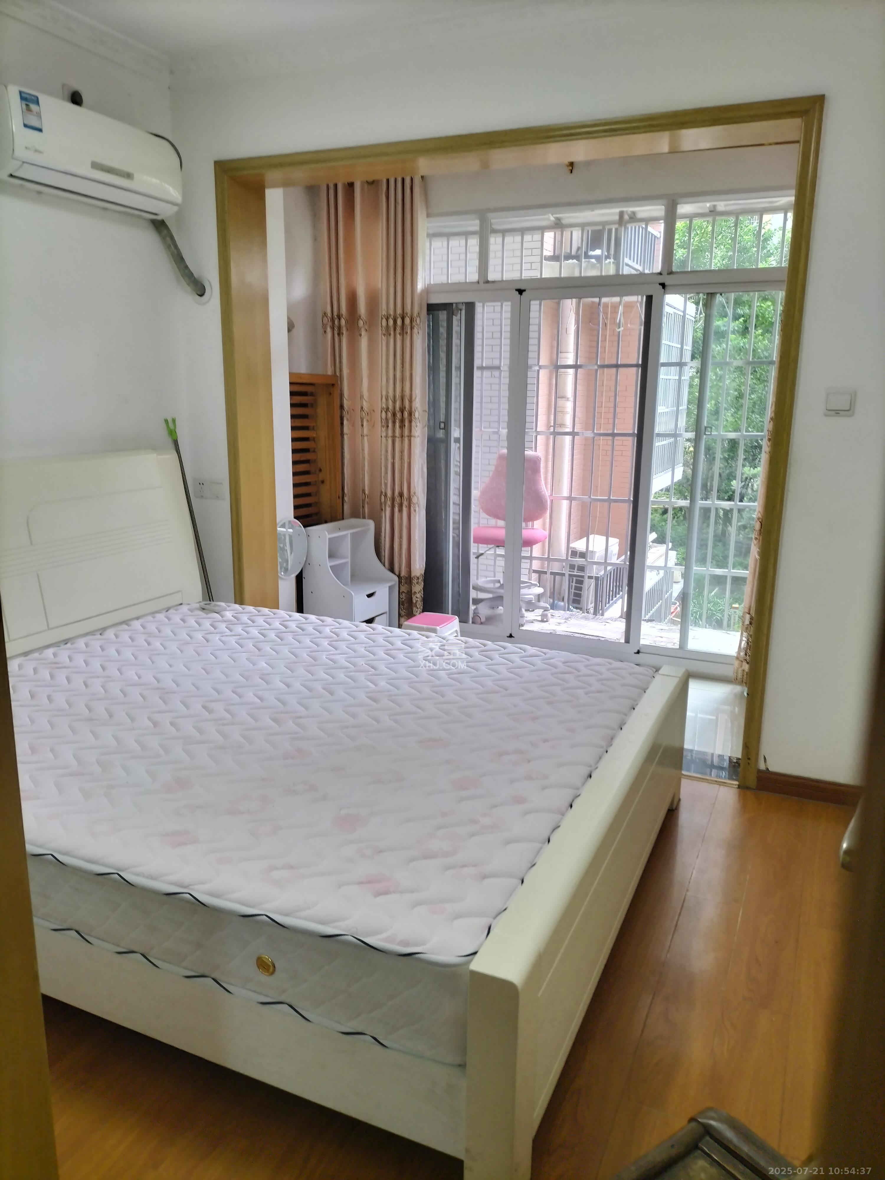 骑龙安置小区  3室1厅1卫   2400.00元/月室内图