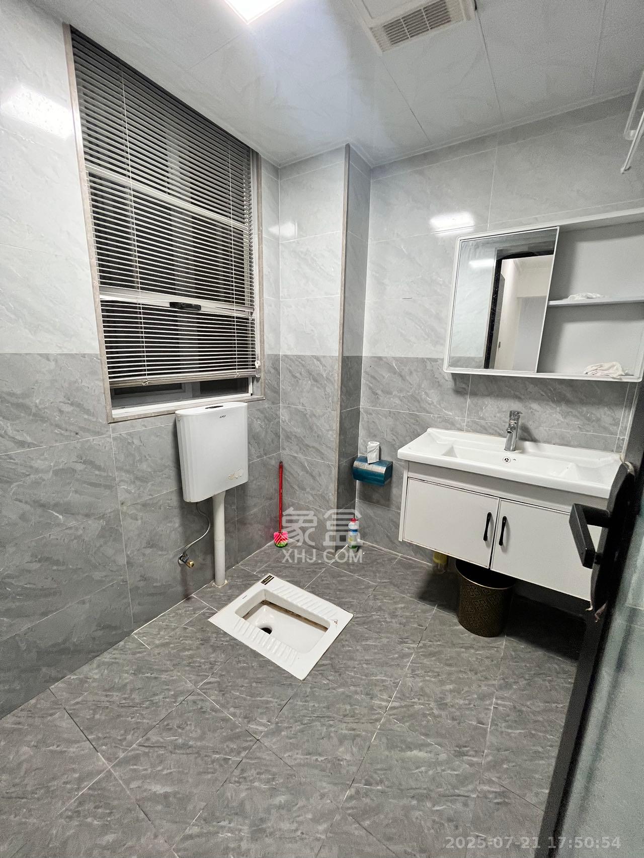 绿地新都会  3室2厅1卫    2100.0元/月 绿地新都会  3室2厅1卫    2100.0元/月室内图