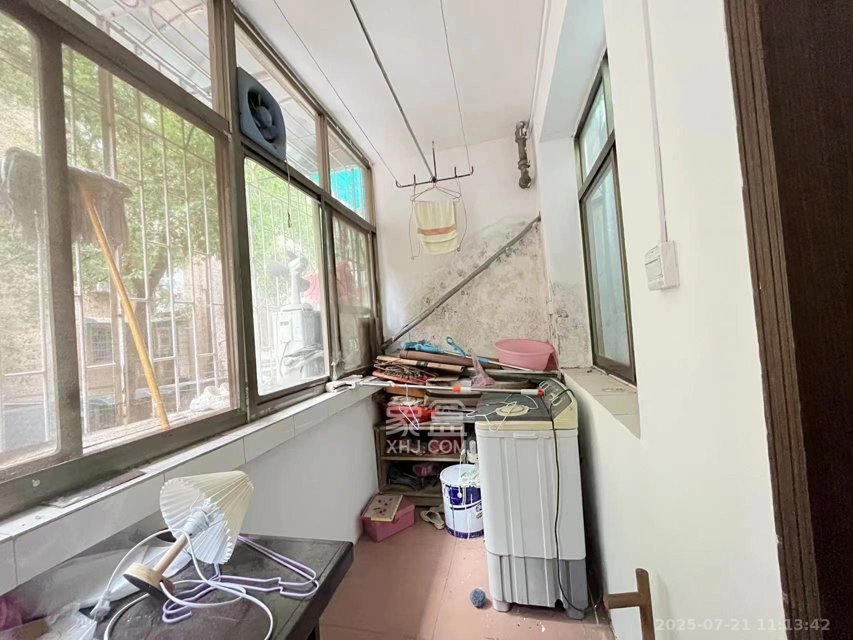 红旗区四片 2室1厅1卫 2000.0元/月 红旗区四片 2室1厅1卫 2000.0元/月室内图