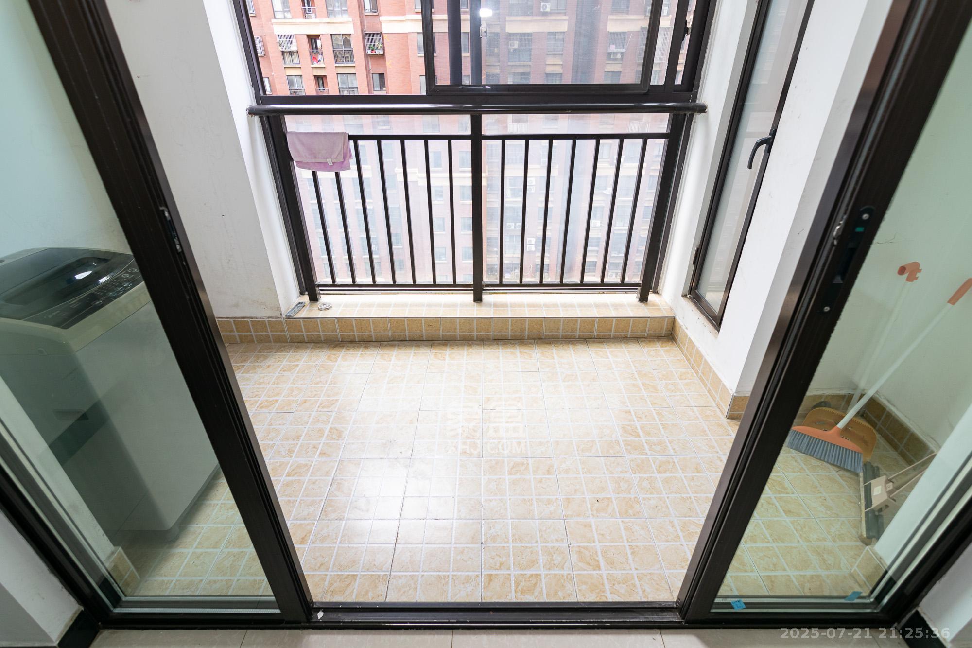 新城国际花都  2室2厅1卫    40.0万 新城国际花都  2室2厅1卫    40.0万阳台