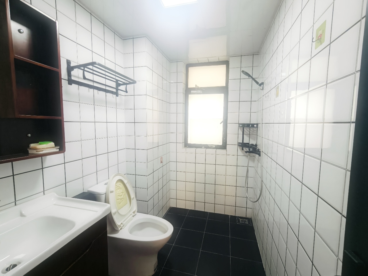 万达广场骏豪仕家(万达公馆)  3室2厅2卫    2600.0元/月 万达广场骏豪仕家(万达公馆)  3室2厅2卫    2600.0元/月室内图