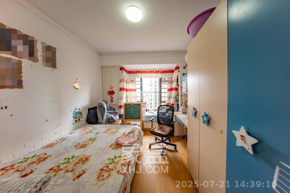 中海国际四期  3室2厅2卫    2200.0元/月 中海国际四期  3室2厅2卫    2200.0元/月