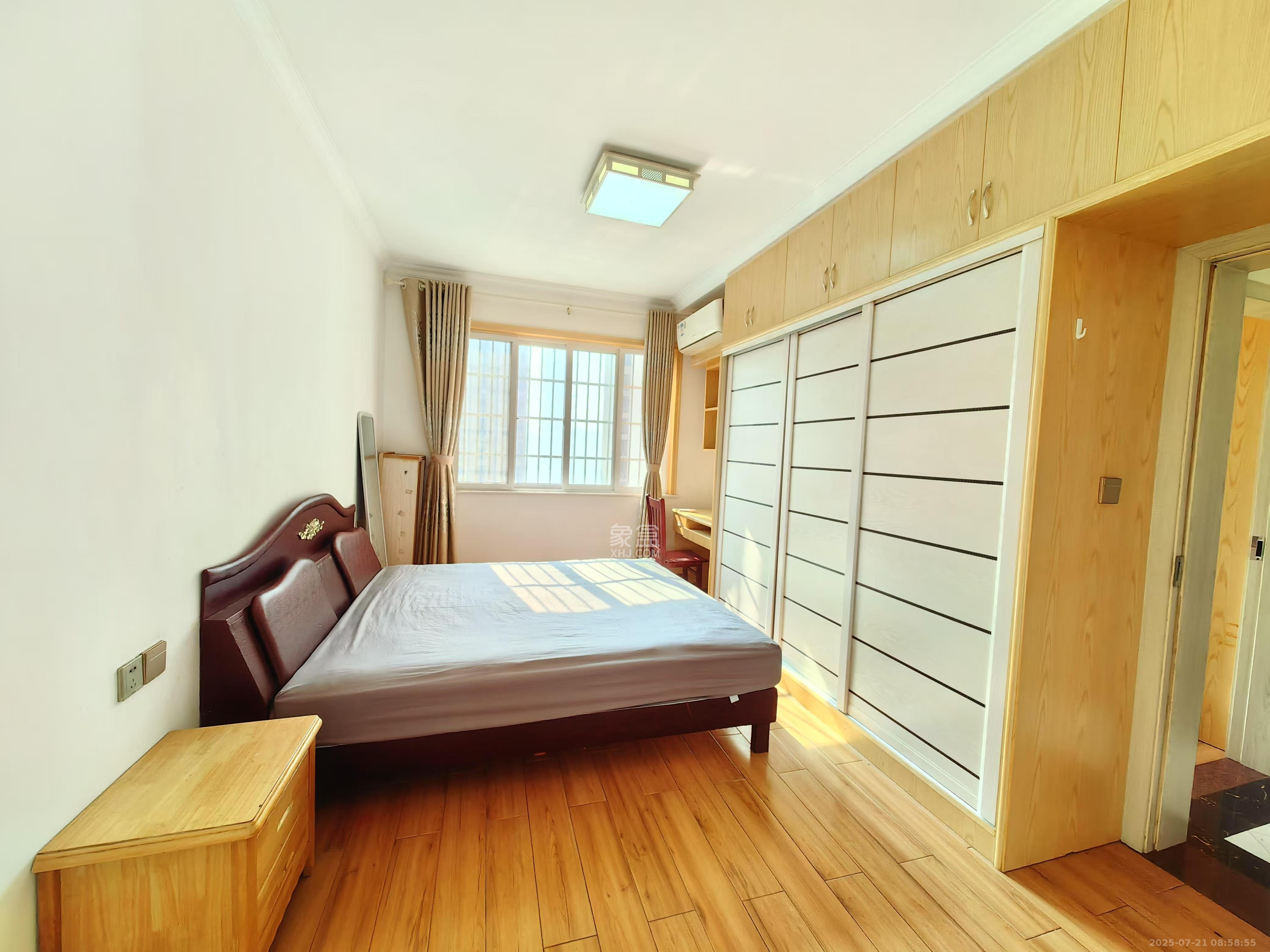 嘉顺苑 3室2厅2卫 2400.0元/月 嘉顺苑 3室2厅2卫 2400.0元/月室内图