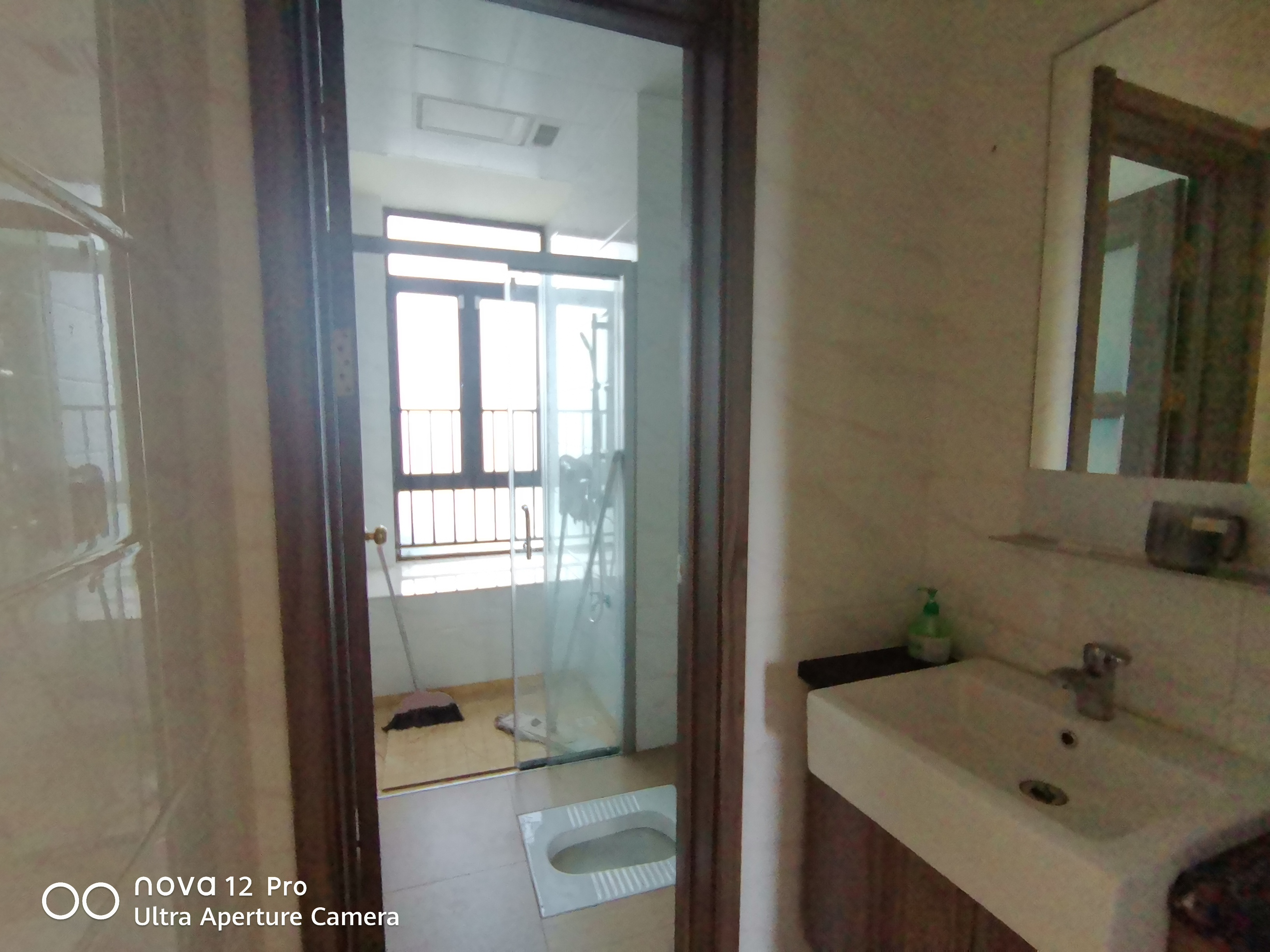 碧桂园豪园 4室2厅2卫 1800.0元/月 碧桂园豪园 4室2厅2卫 1800.0元/月室内图