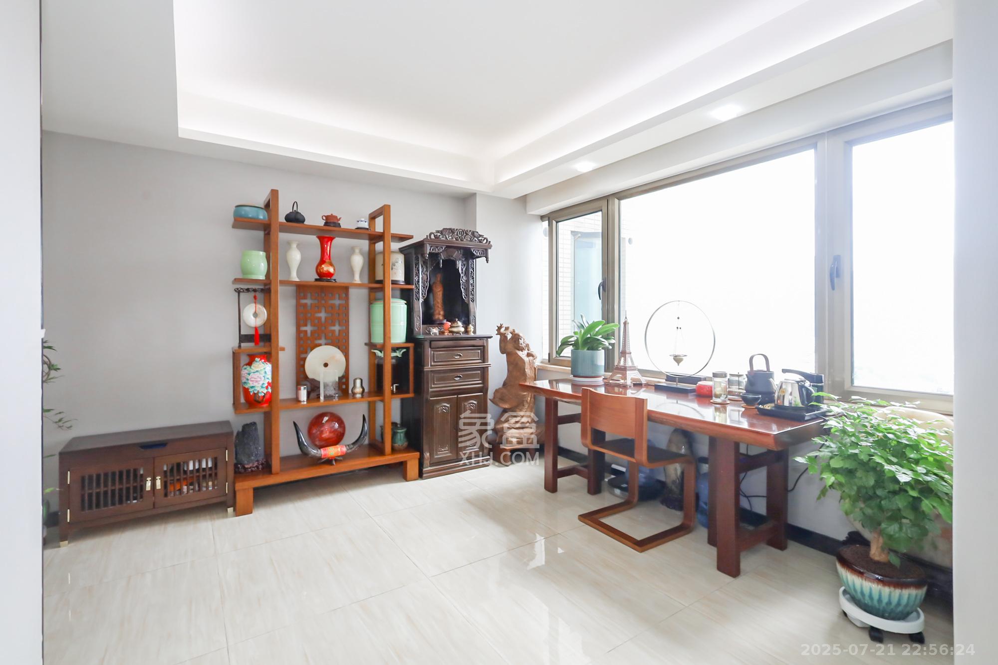 景秀江山  4室2厅2卫    190.0万卧室