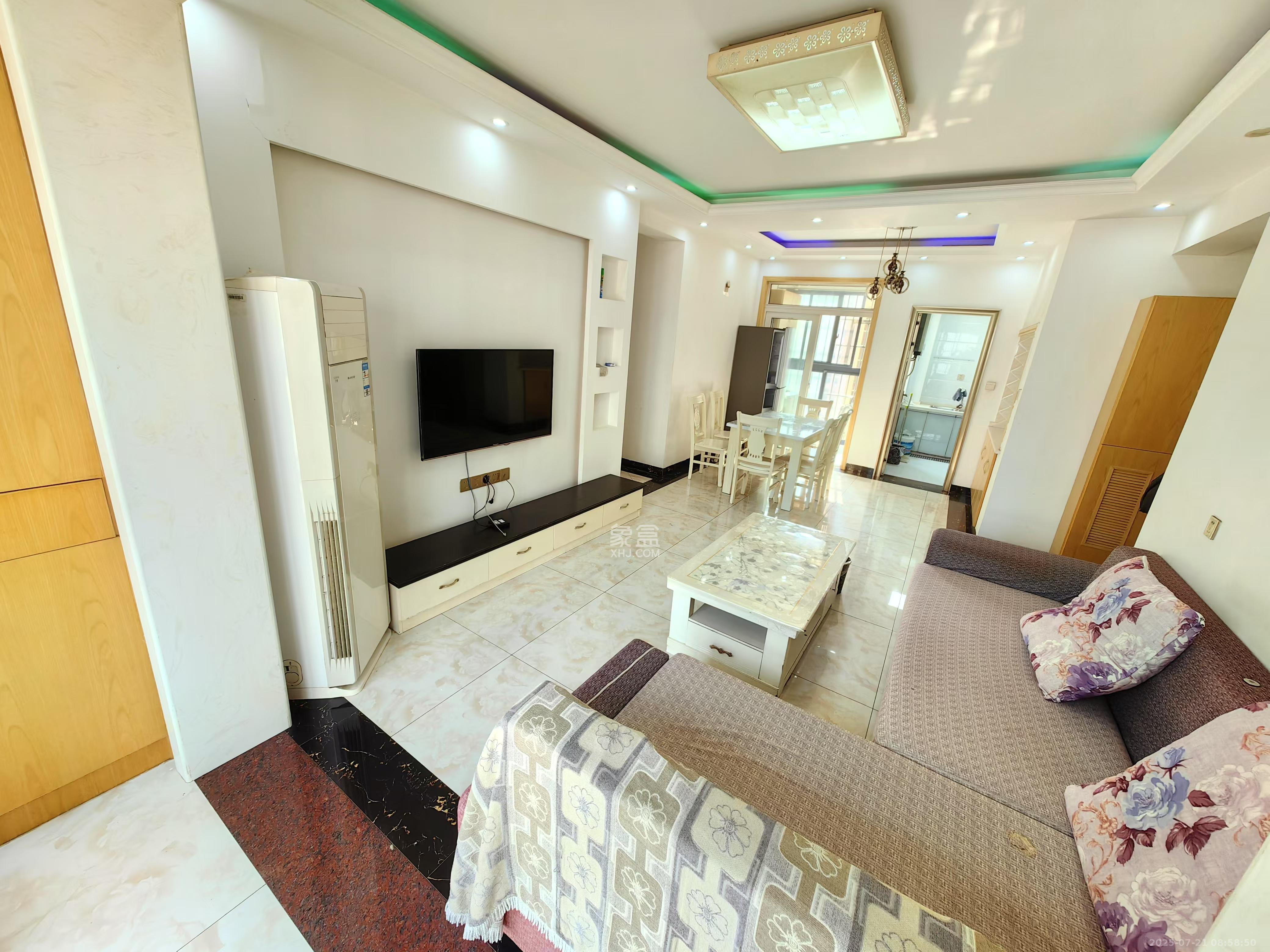 嘉顺苑 3室2厅2卫 2400.0元/月 嘉顺苑 3室2厅2卫 2400.0元/月室内图