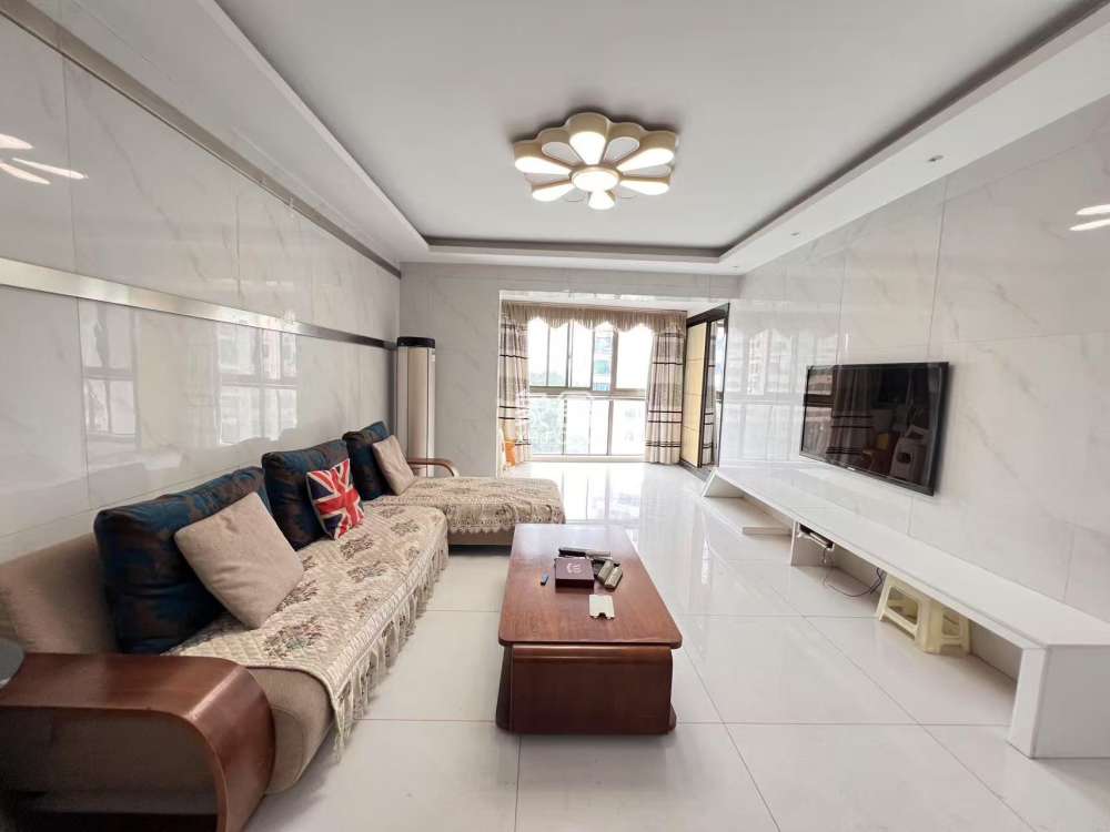 山水国际  3室2厅2卫    74.8万