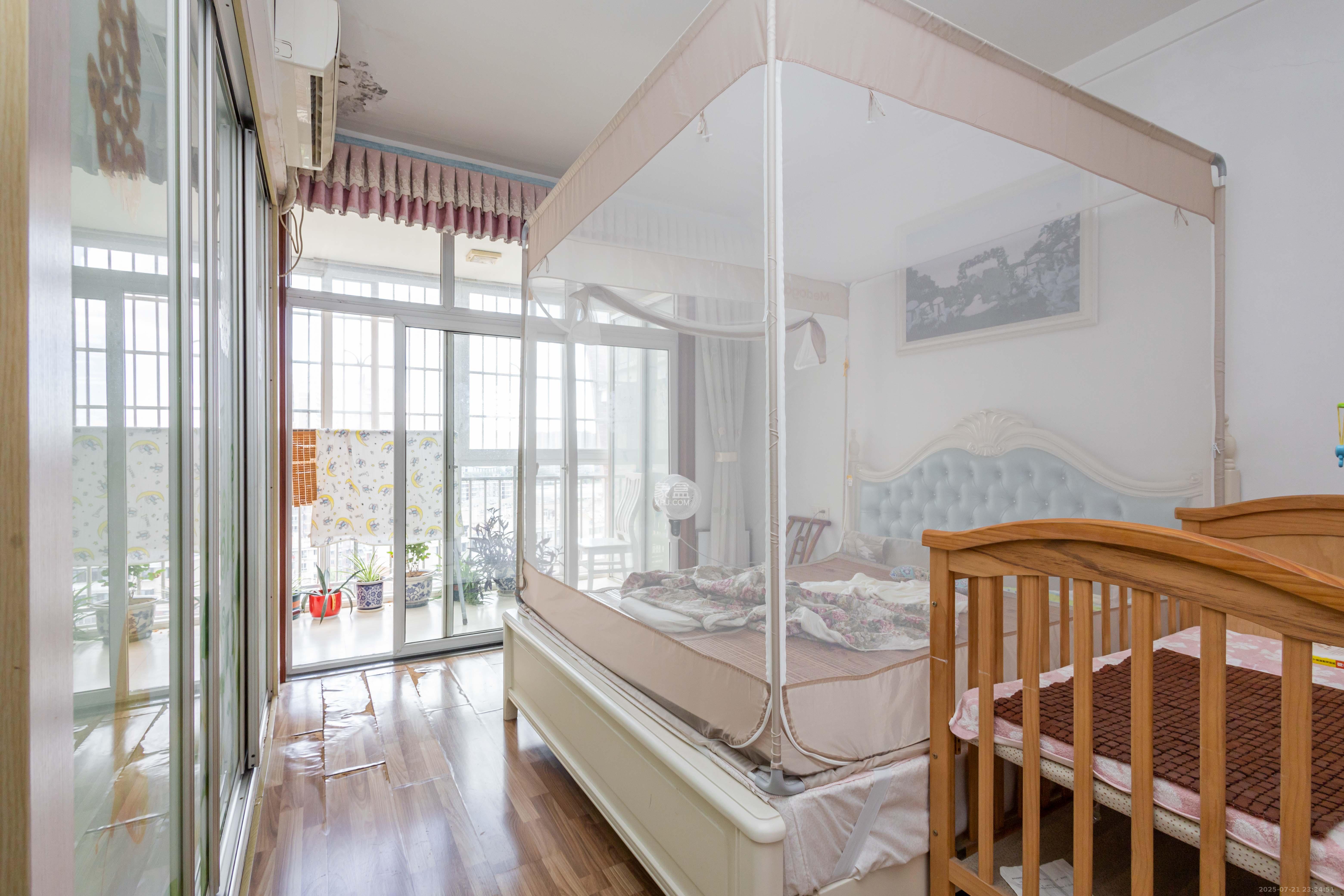 星城国际 3室2厅2卫 48.8万 星城国际 3室2厅2卫 48.8万卧室