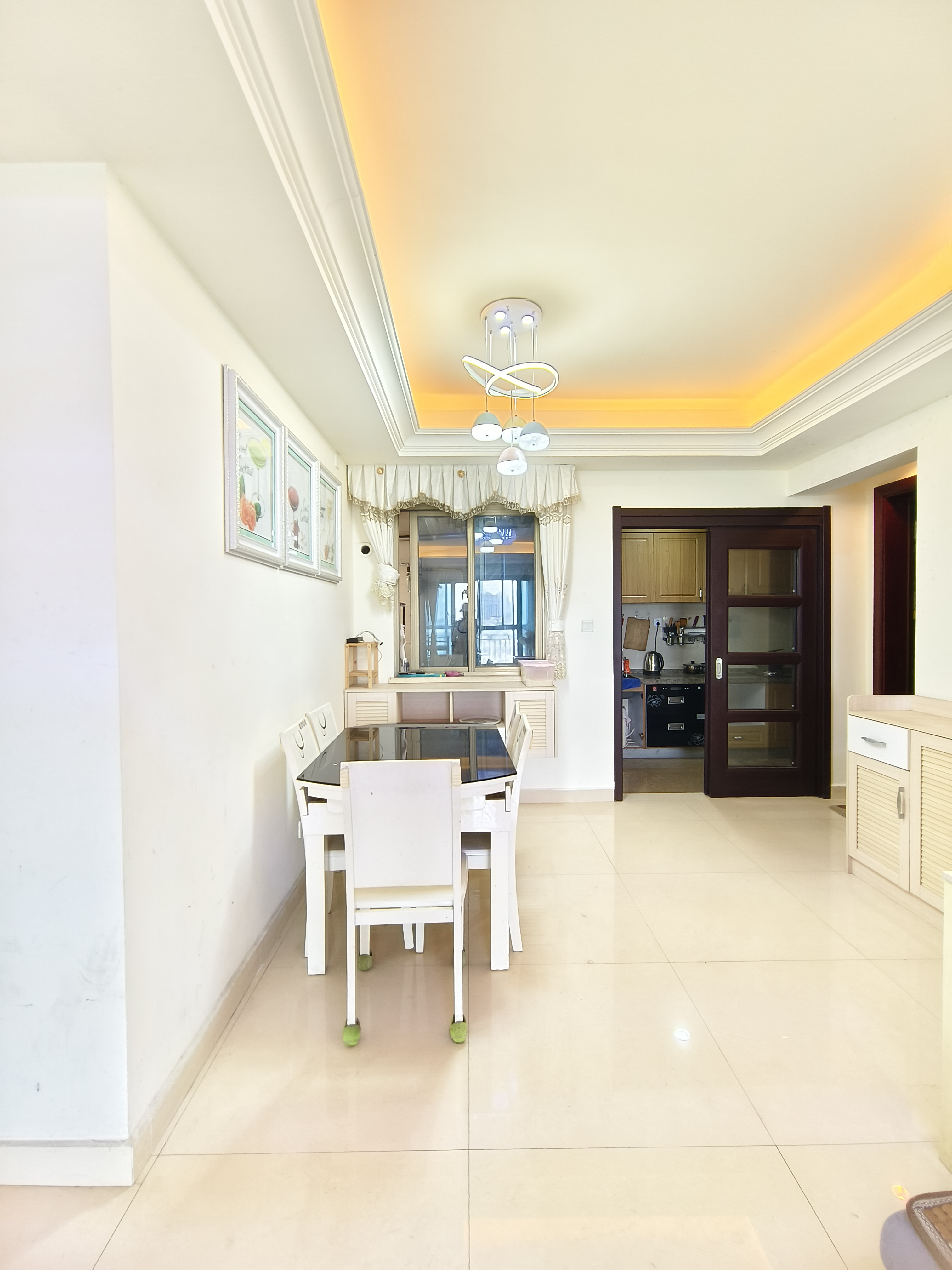 碧桂园 3室2厅2卫 1800.0元/月 碧桂园 3室2厅2卫 1800.0元/月室内图