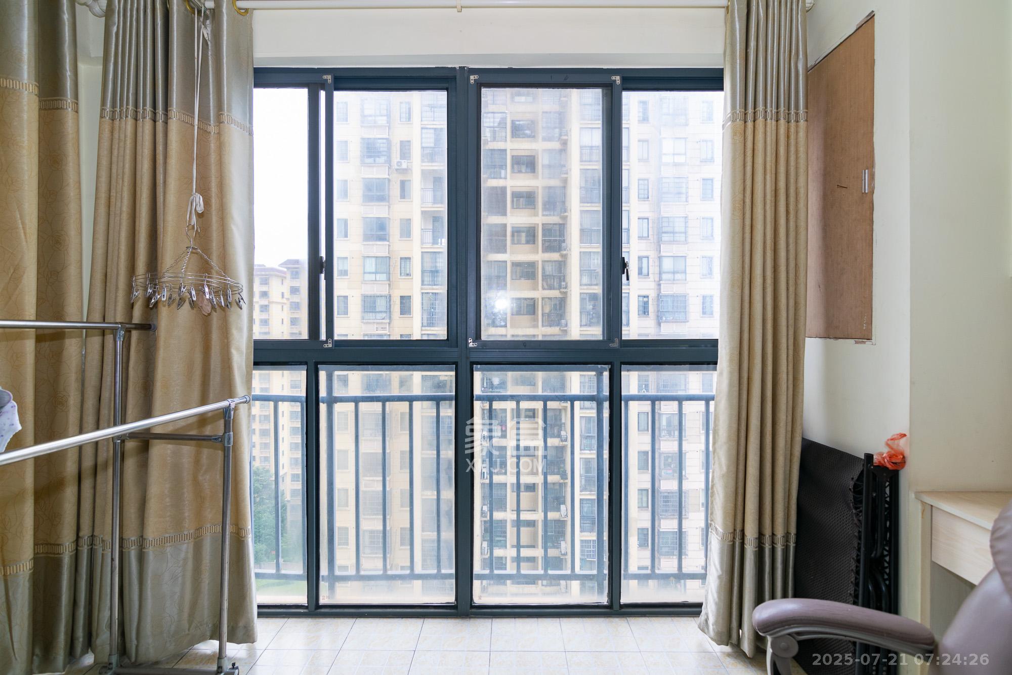 晟通城  2室2厅1卫    39.8万 晟通城  2室2厅1卫    39.8万阳台