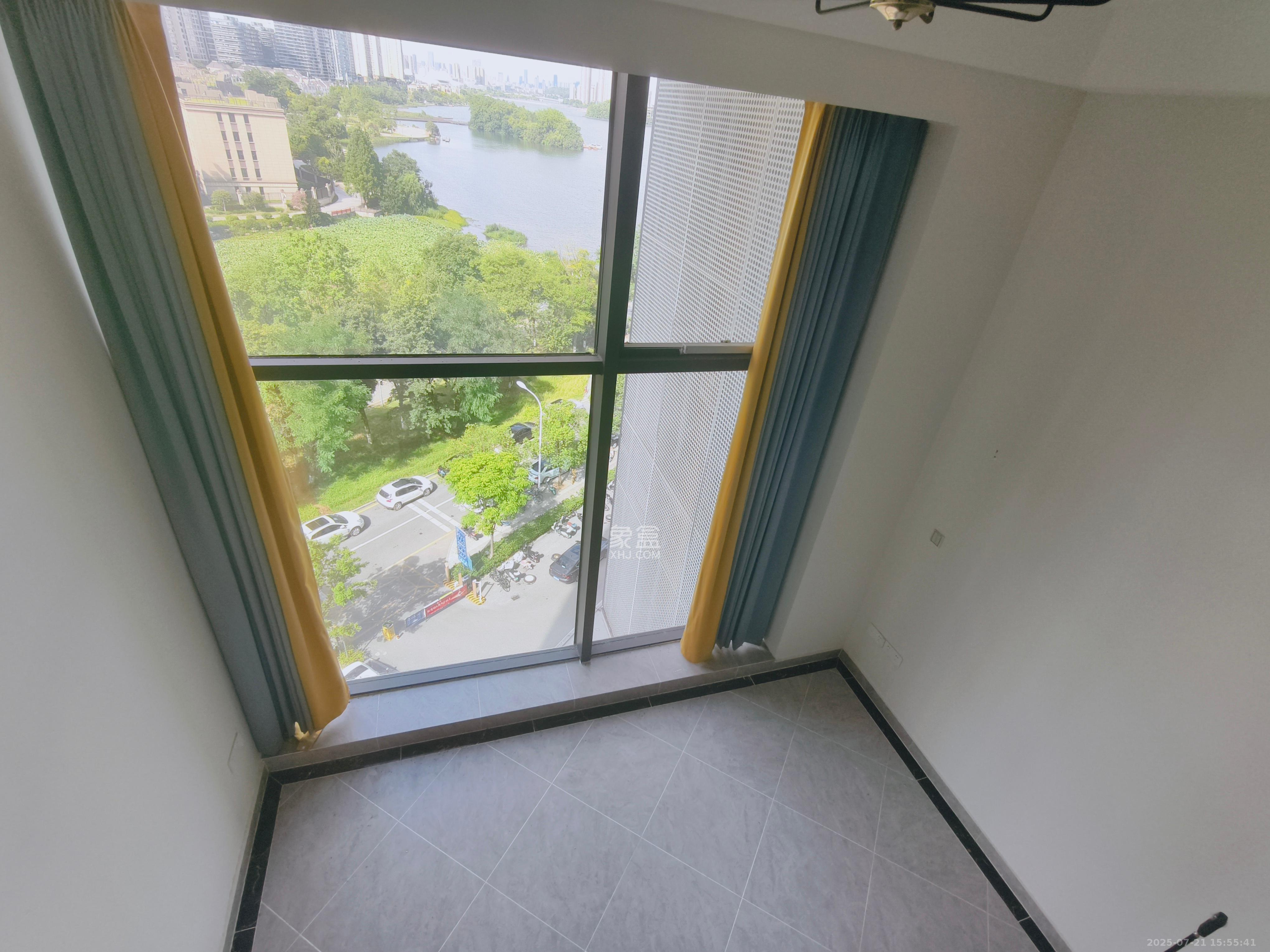 梅溪半岛  1室0厅0卫    2500.0元/月室内图